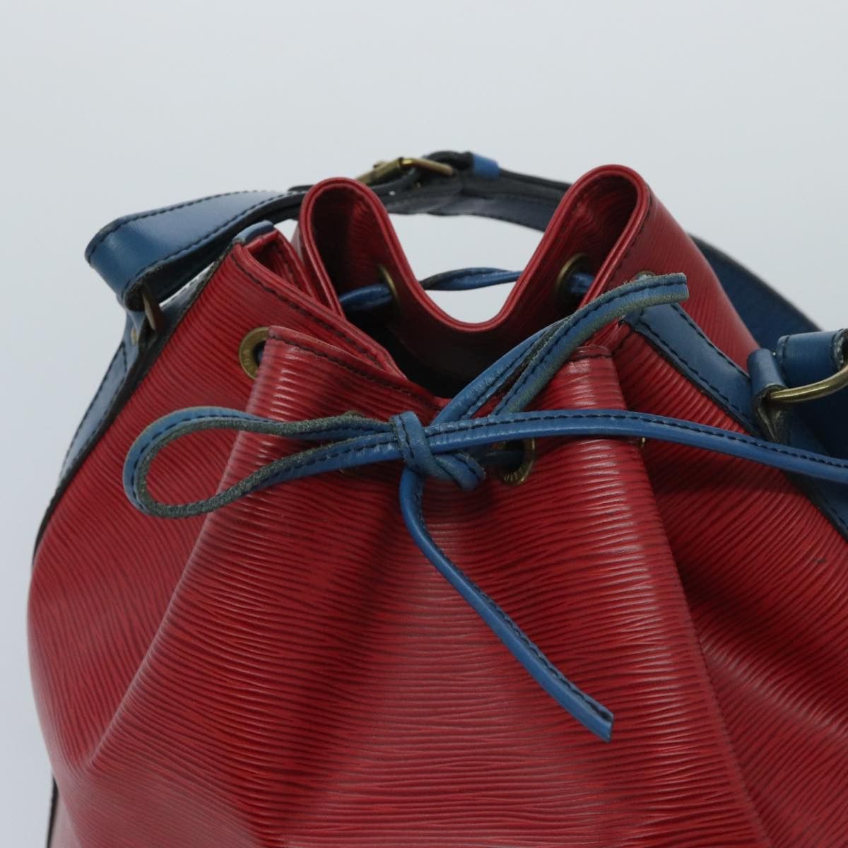 Louis Vuitton Noe Red Leather Shoulder Bag (Pre-Owned) Size ONE SIZE - 11 Thumbnail