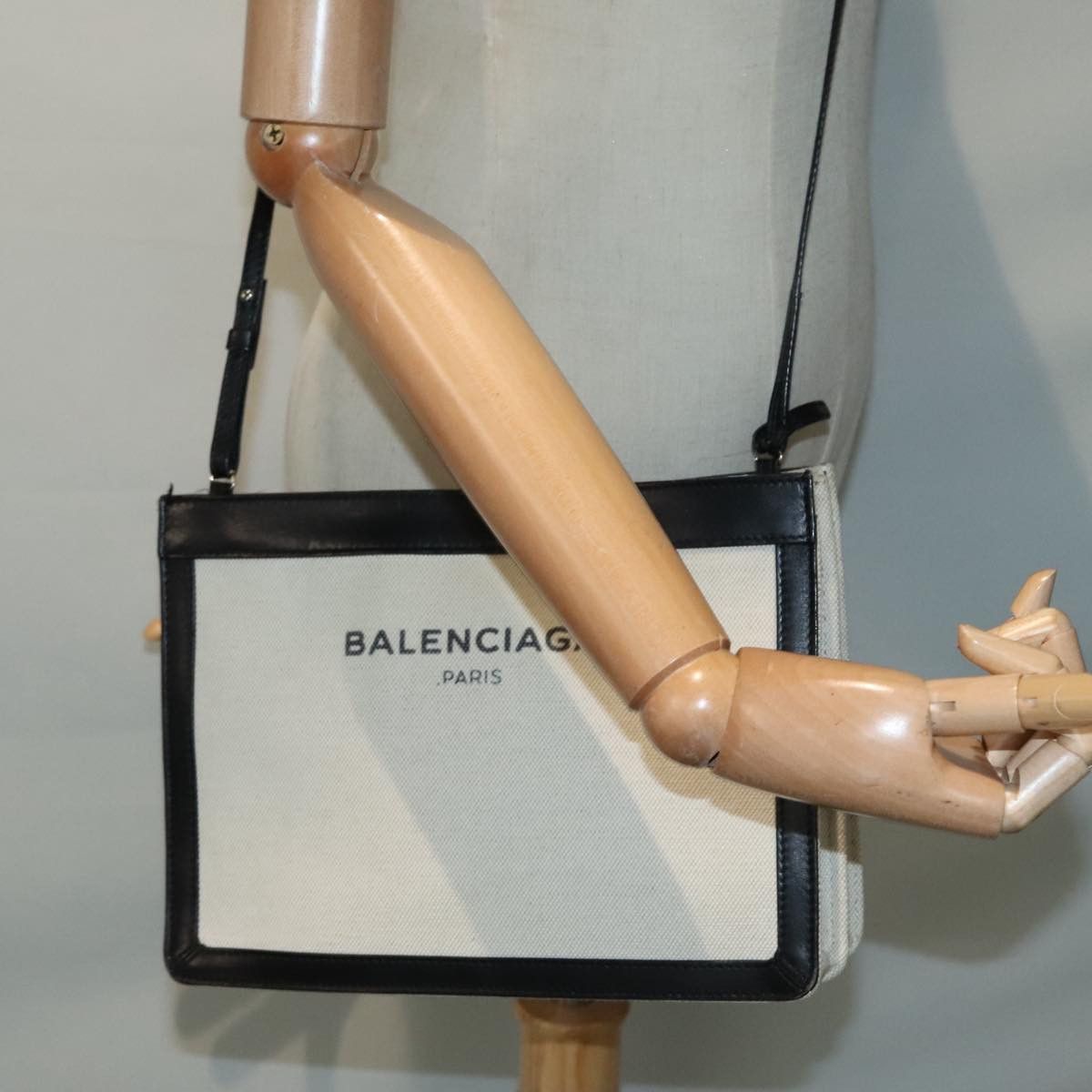 Balenciaga Beige Canvas Shoulder Bag (Pre-Owned) Size ONE SIZE - 12 Thumbnail