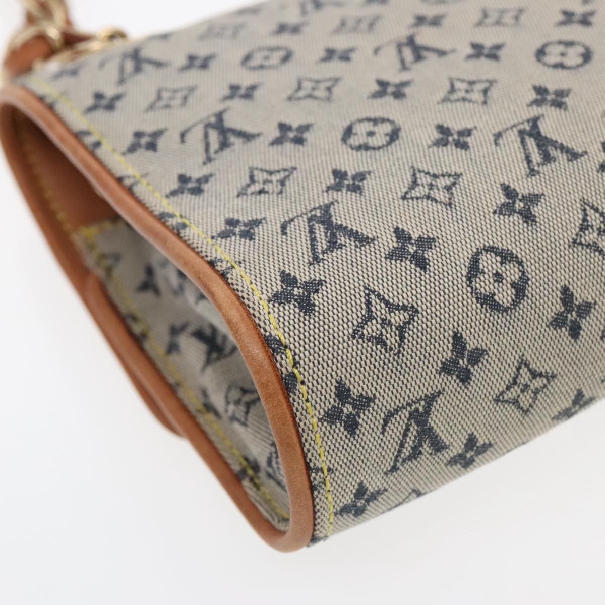 Louis Vuitton Camille Blue Canvas Shoulder Bag (Pre-Owned) Size ONE SIZE - 9 Thumbnail