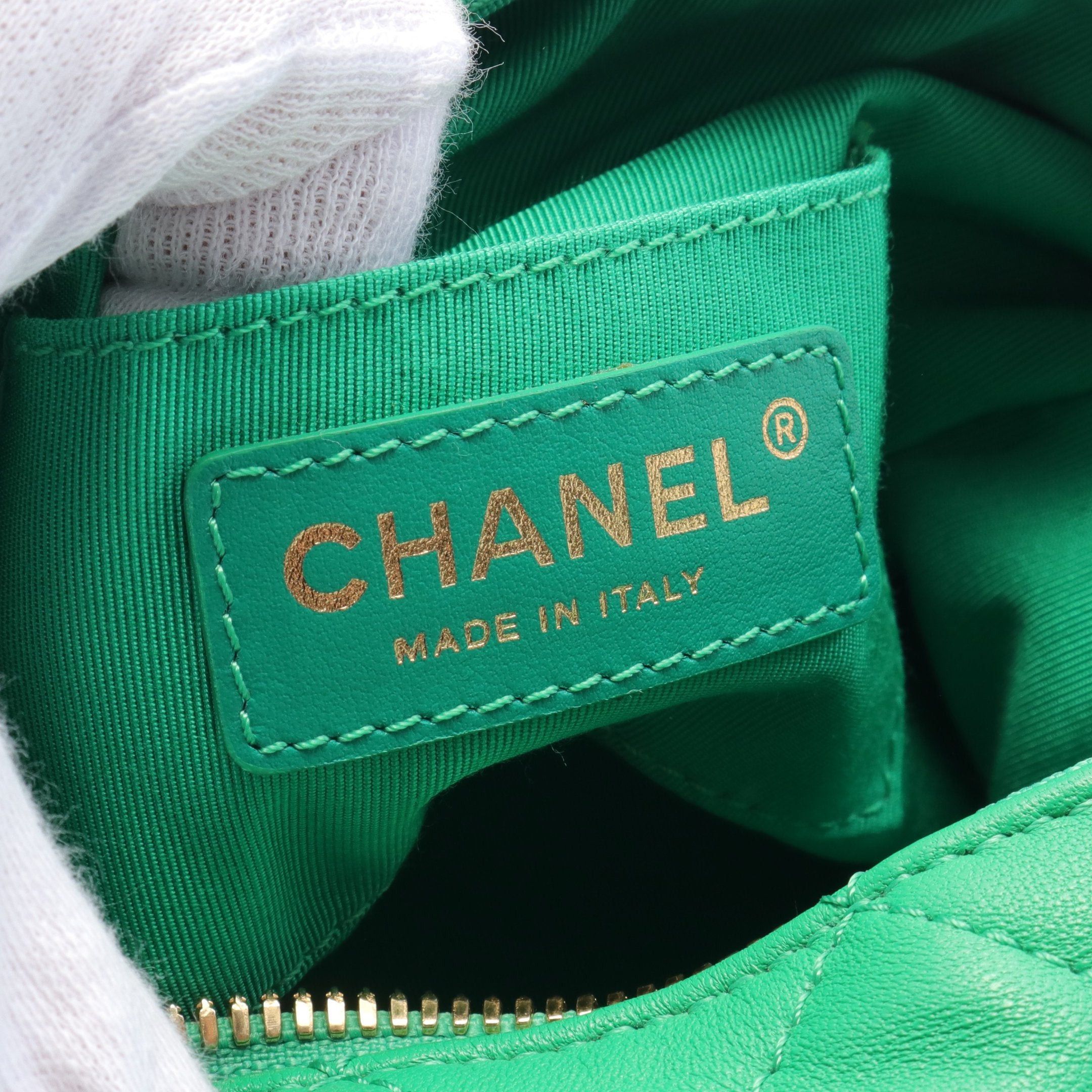 Chanel Chanel 19 Dizeneuf Matelasse Small Hobo Bag Chain Shoulder Leather Green Gold Hardware Size ONE SIZE - 4 Thumbnail