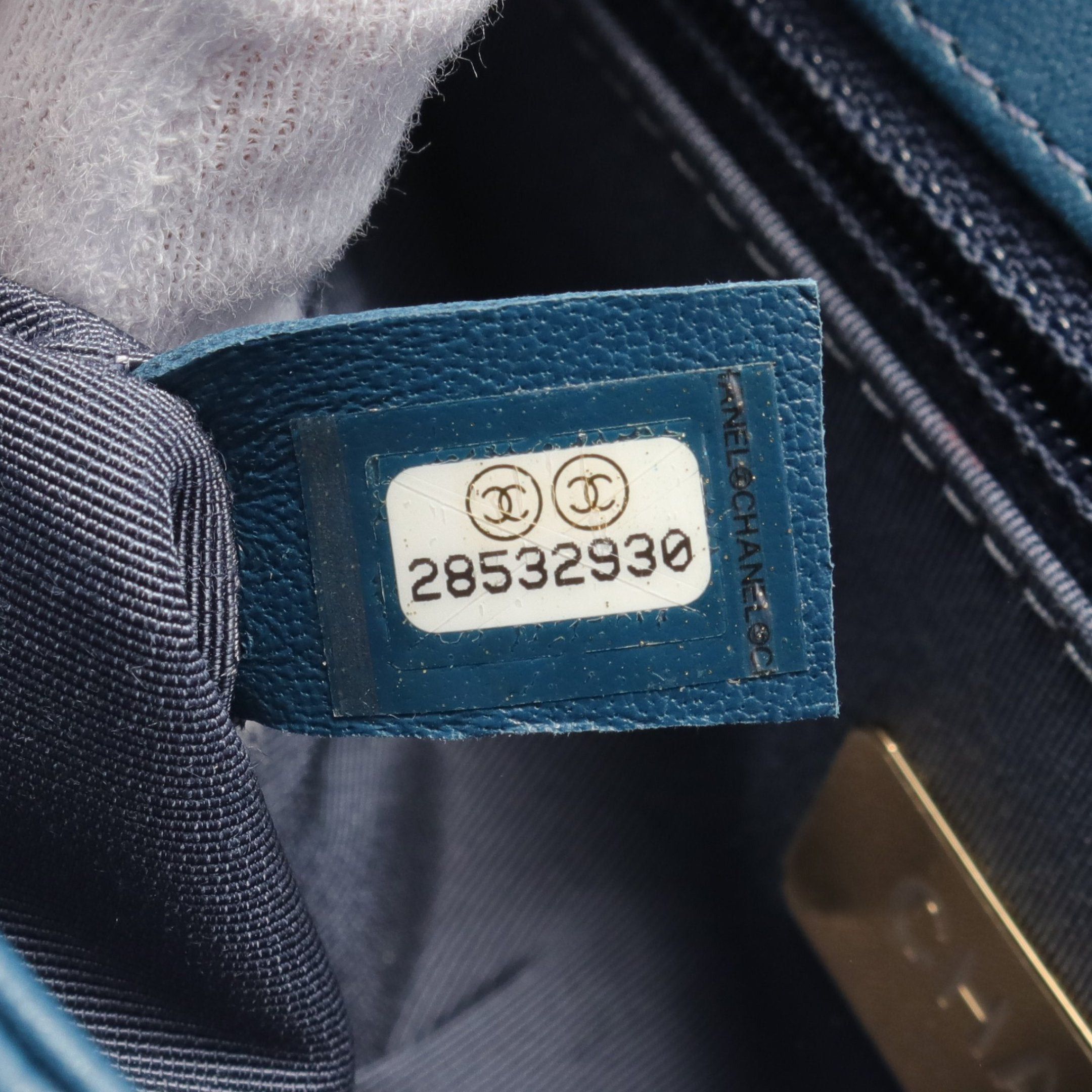 Chanel Chanel Chanel19 Matelasse Chain Shoulder Bag Leather Dark Blue Gold Hardware Size ONE SIZE - 5 Thumbnail