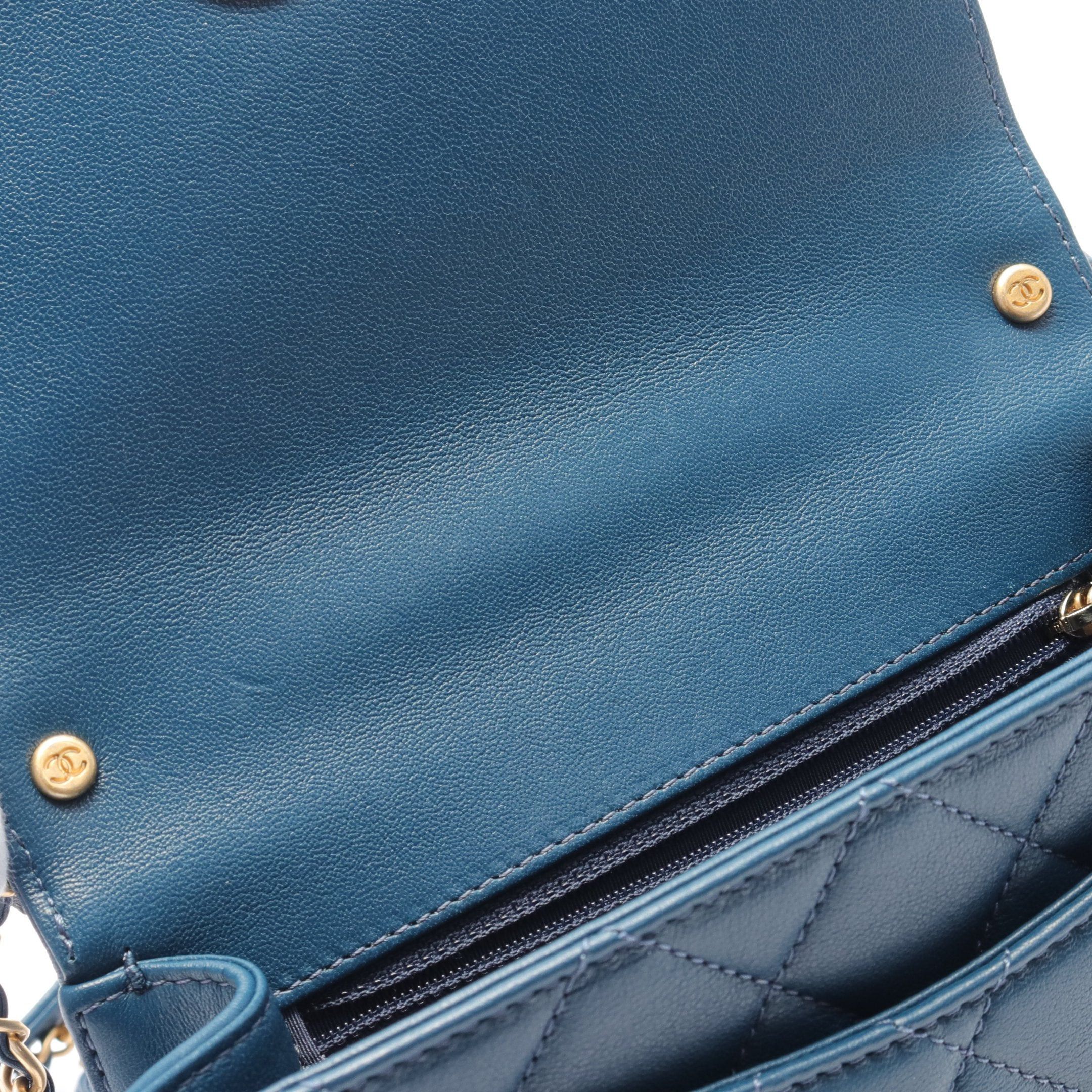 Chanel Chanel Chanel19 Matelasse Chain Shoulder Bag Leather Dark Blue Gold Hardware Size ONE SIZE - 6 Thumbnail