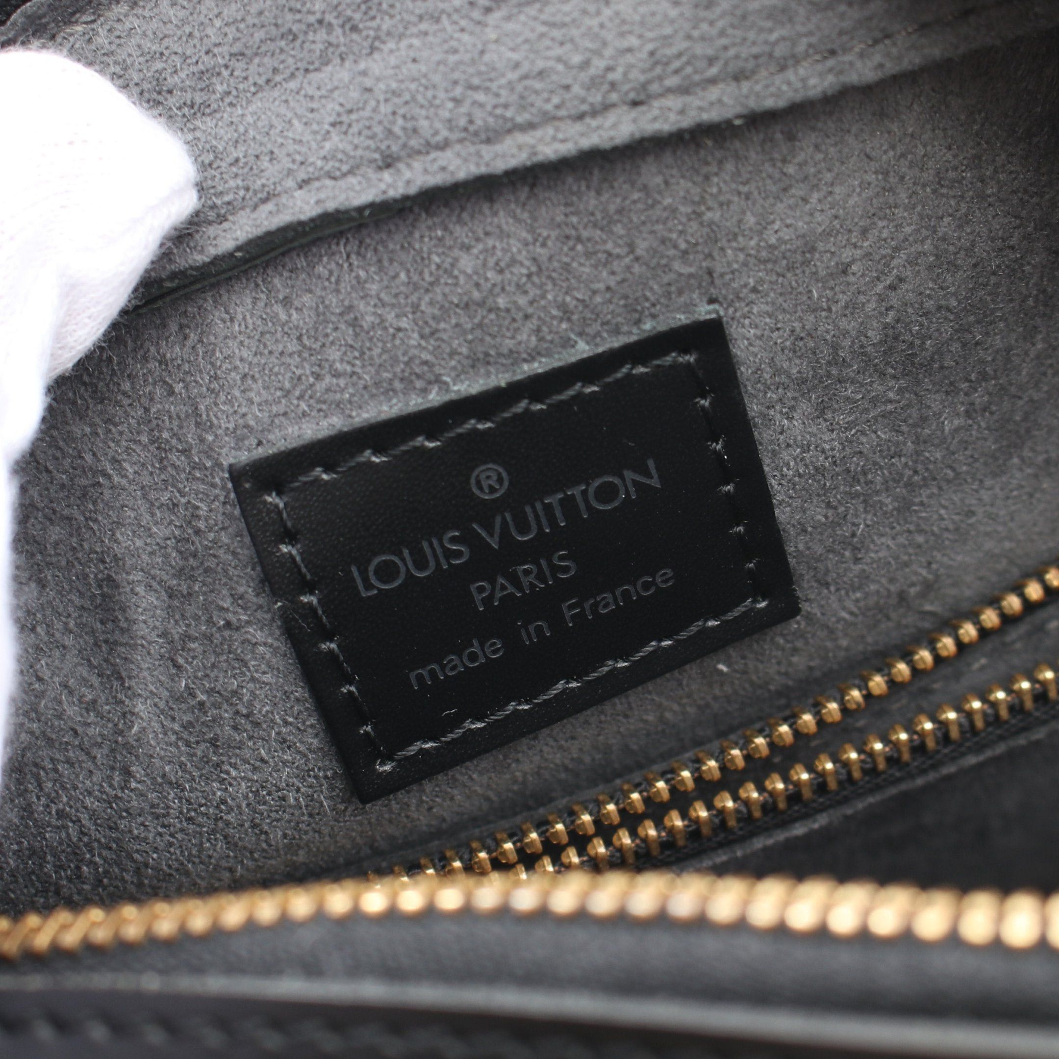 Louis Vuitton Louis Vuitton Pont Neuf Epi Noir Handbag Leather Black Size ONE SIZE - 4 Thumbnail