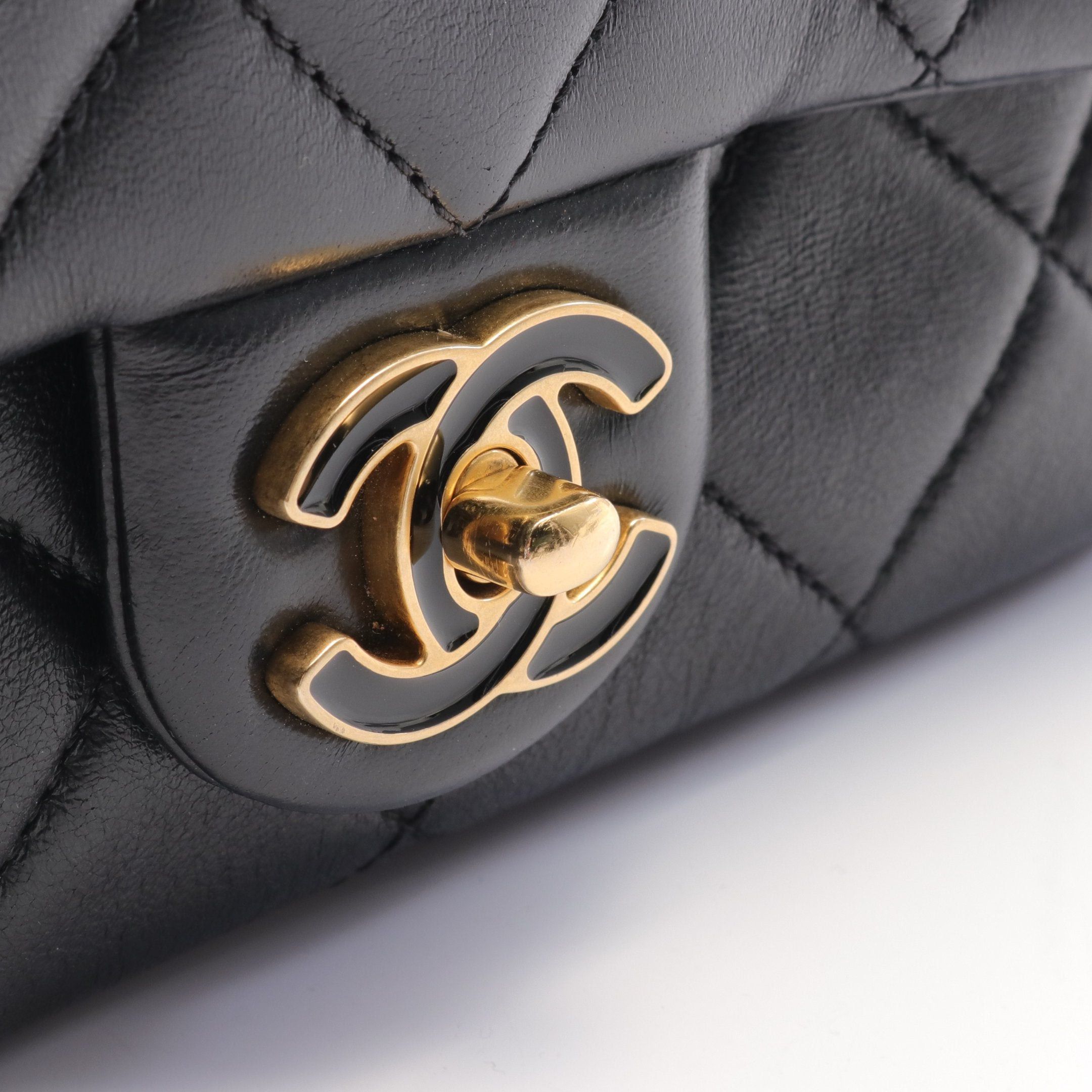 Chanel Chanel Matelasse Chain Shoulder Bag Leather Black Gold Hardware Size ONE SIZE - 6 Thumbnail
