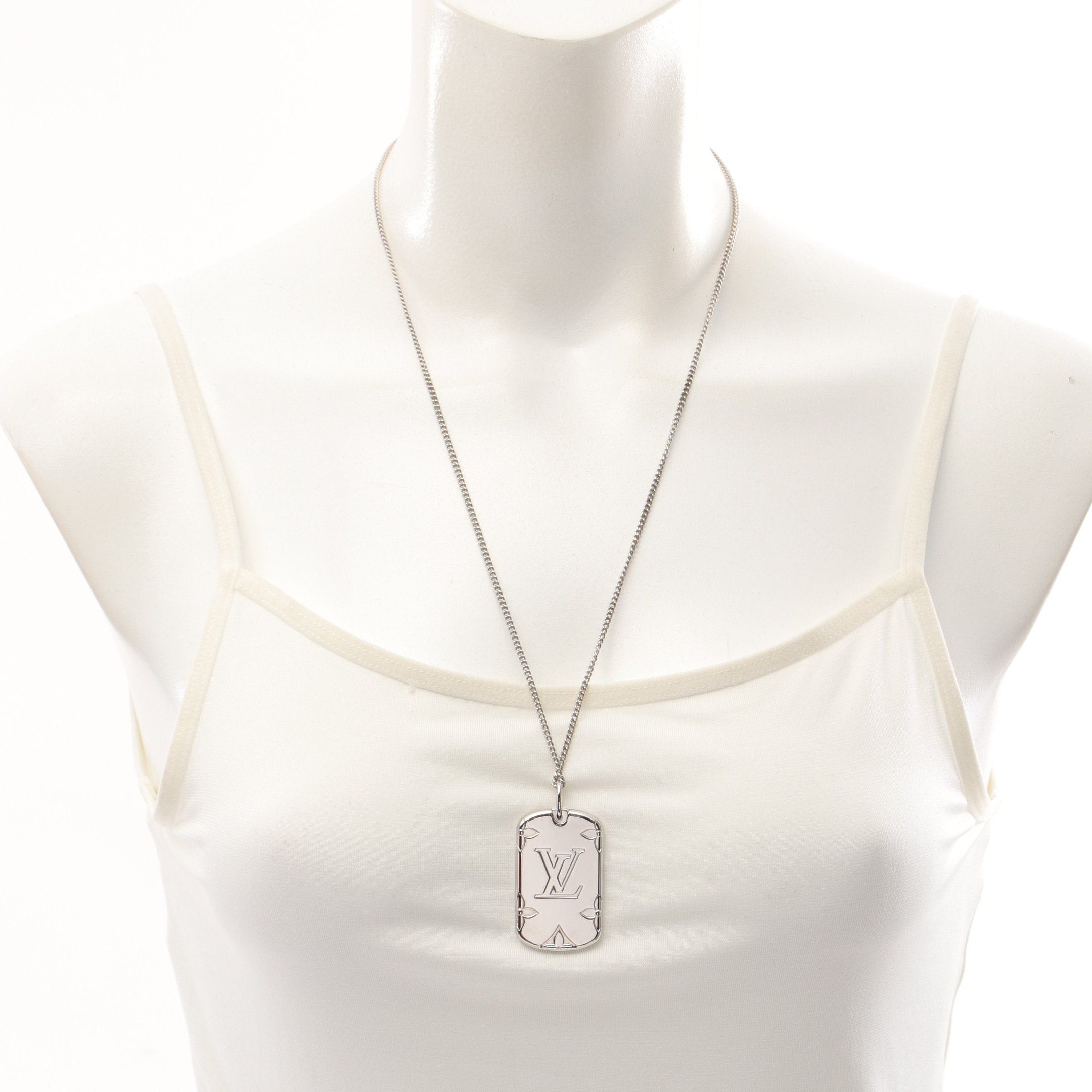 Louis Vuitton Louis Vuitton Locket Necklace Monogram Silver Size ONE SIZE - 4 Thumbnail