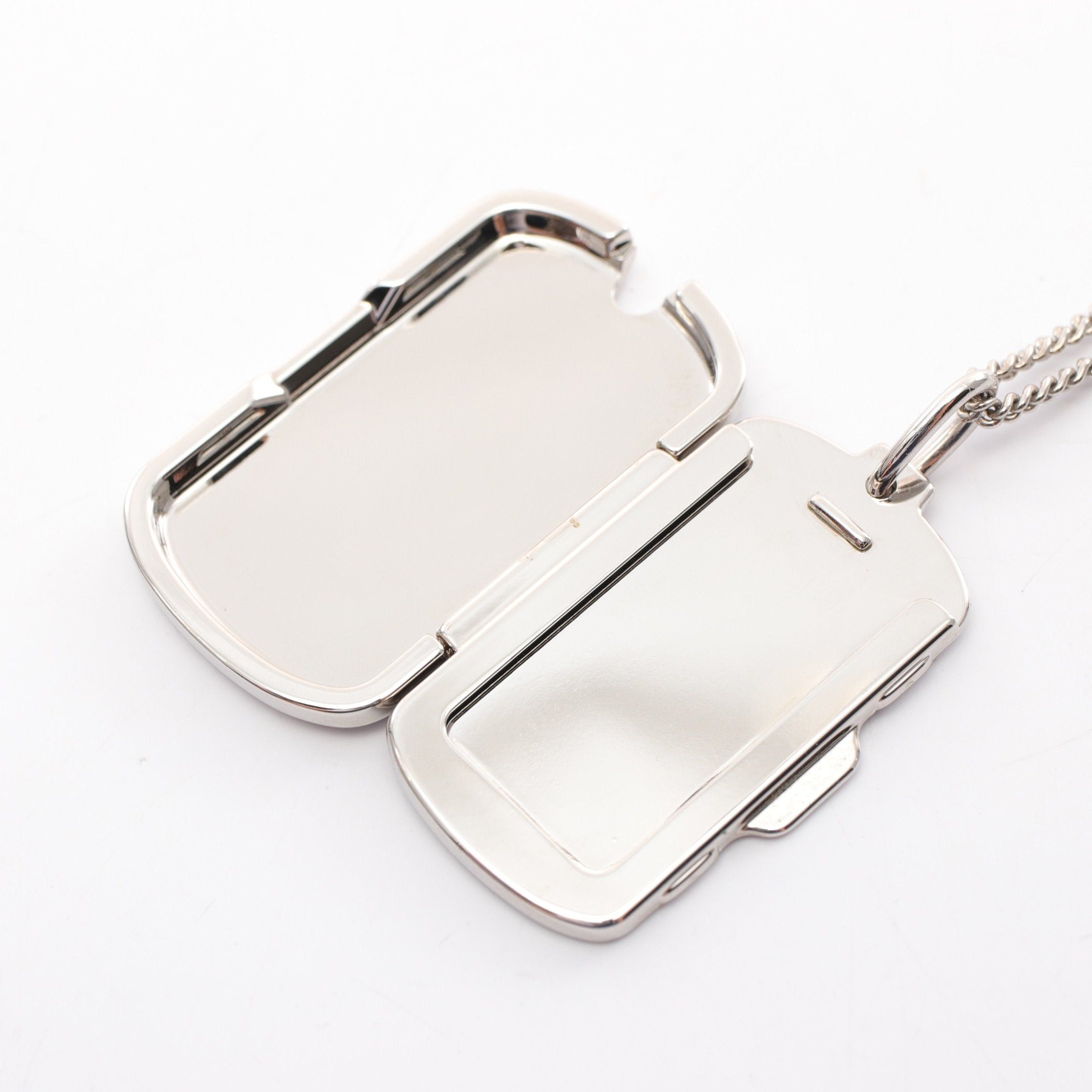 Louis Vuitton Louis Vuitton Locket Necklace Monogram Silver Size ONE SIZE - 5 Thumbnail
