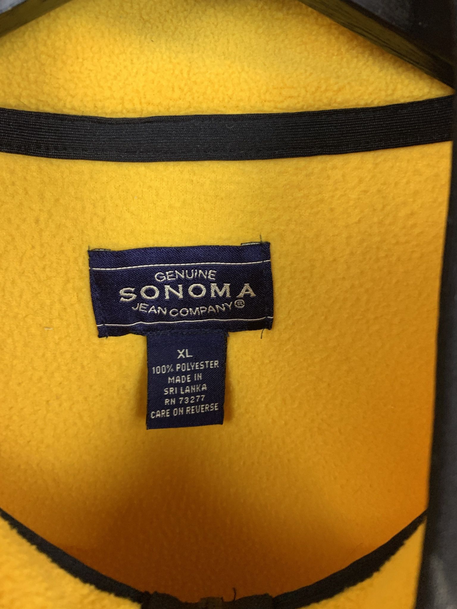 Vintage Vintage 1990s Black And Yellow Fleece Zip Vest Size XL Size US XL / EU 56 / 4 - 2 Thumbnail