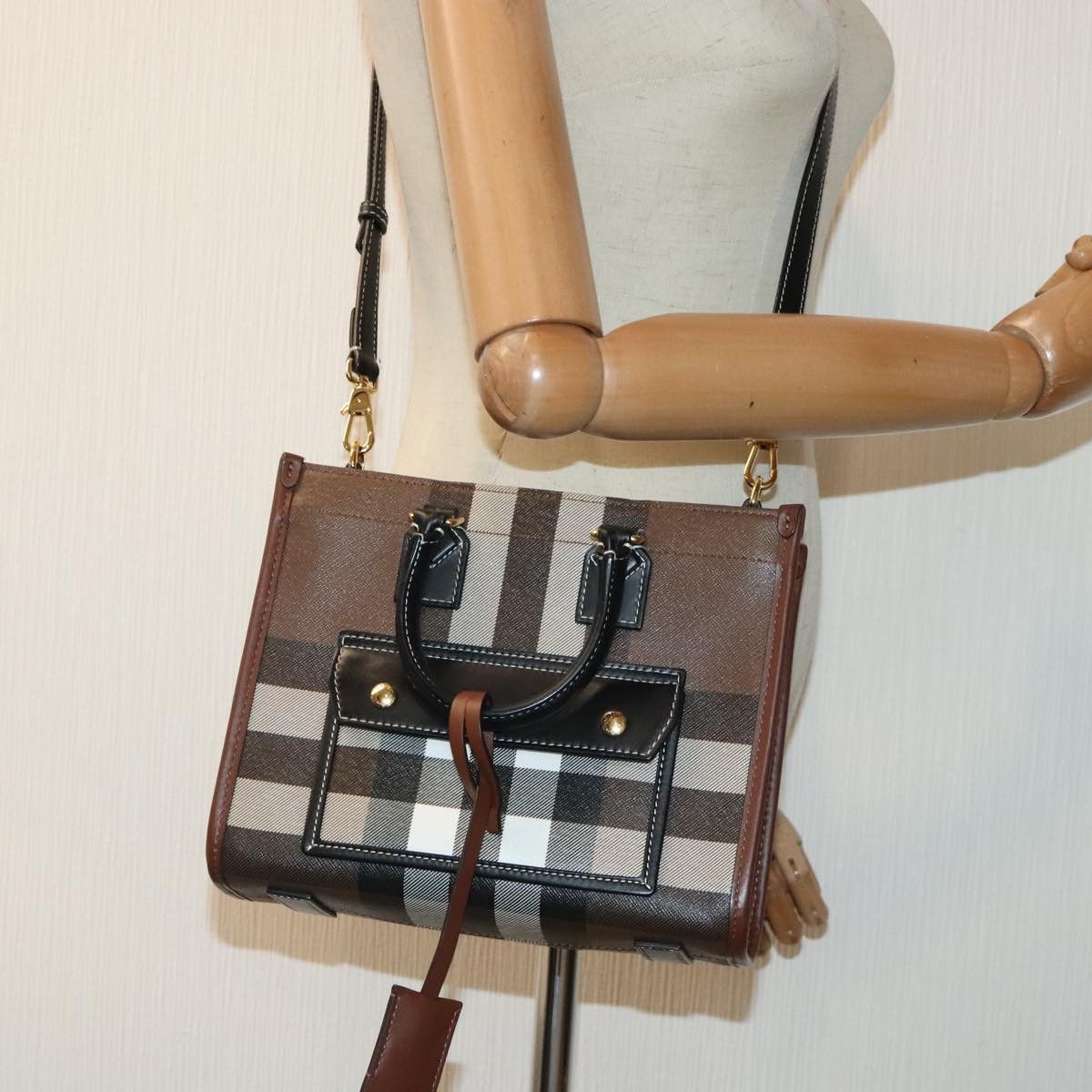 Freya Brown Leather Handbag (Pre-Owned)