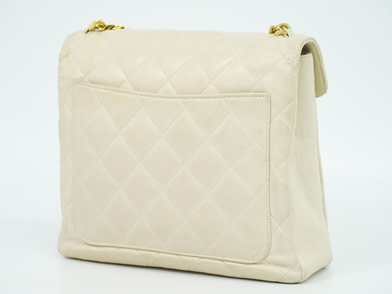 Chanel Matelassé White Leather Handbag (Pre-Owned) Size ONE SIZE - 2 Thumbnail