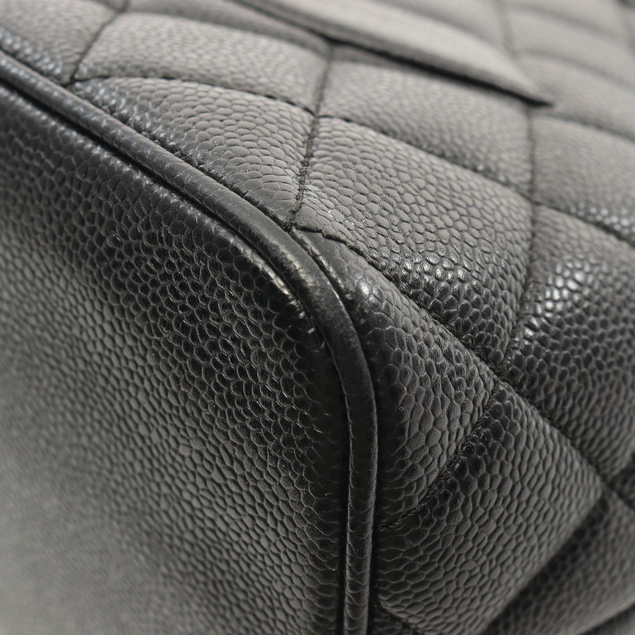 Chanel Chanel Reissue Tote Handbag Bag Caviar Skin Black Silver Hardware Size ONE SIZE - 7 Thumbnail