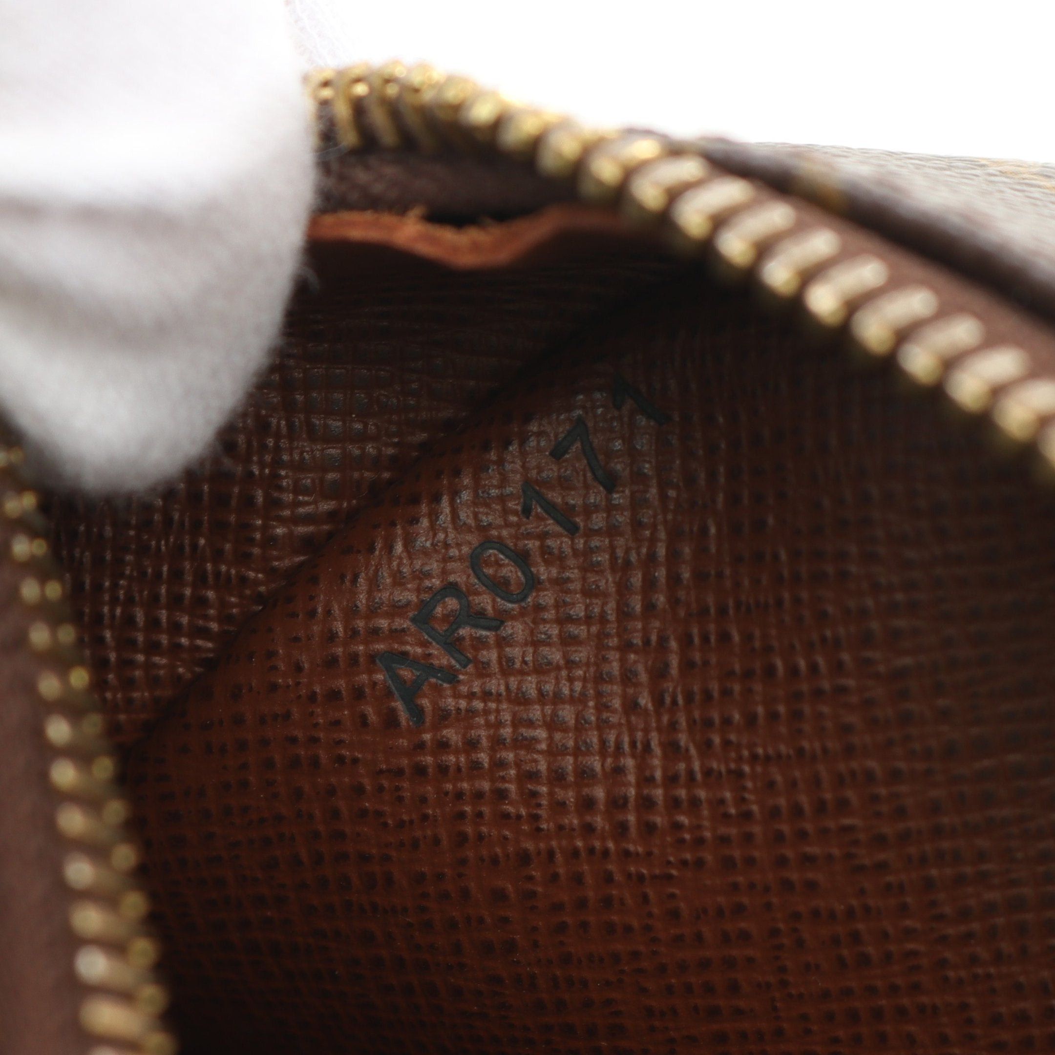 Louis Vuitton Louis Vuitton Nil Monogram Shoulder Bag Leather Brown Size ONE SIZE - 5 Thumbnail