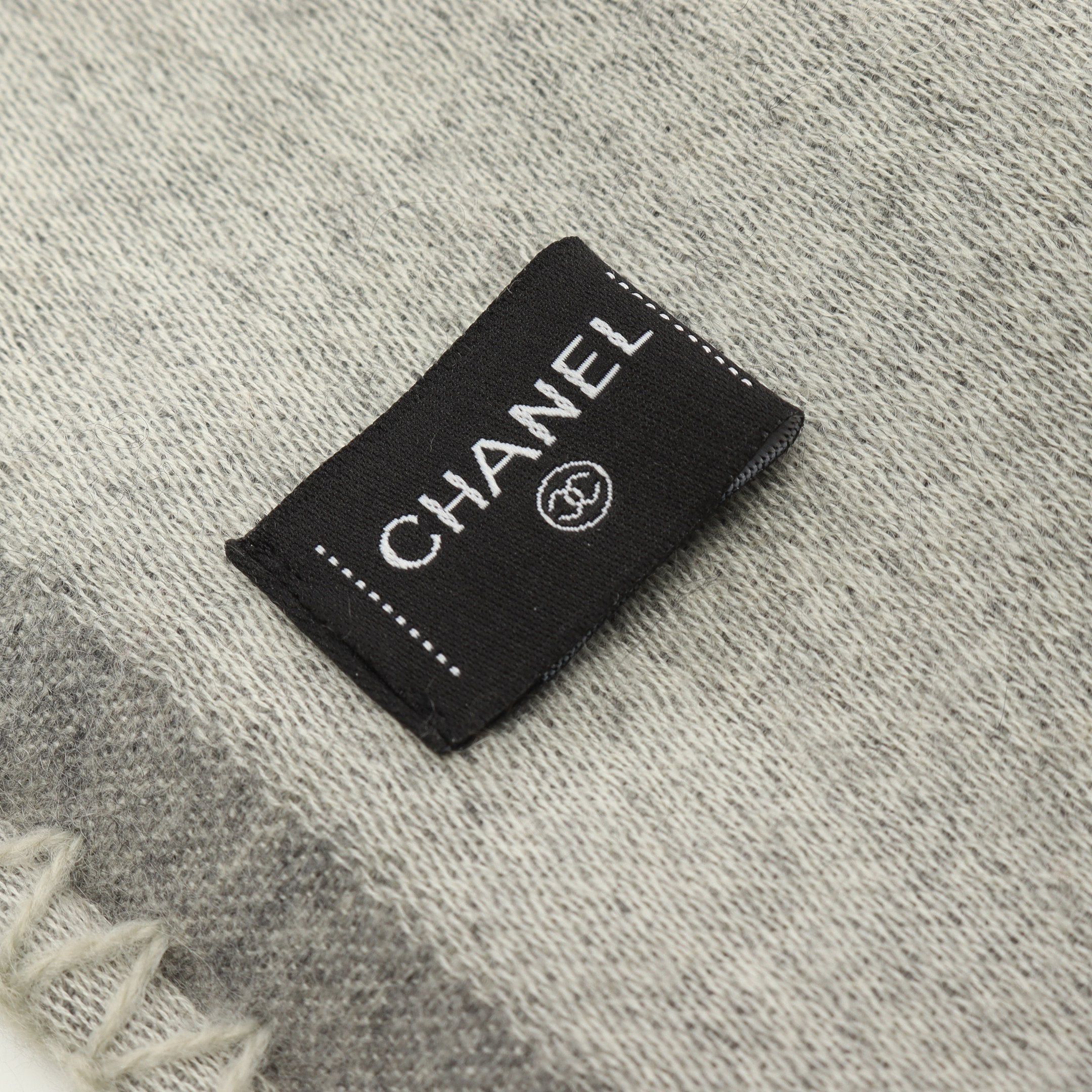 Chanel Chanel Coco Mark Stall Shawl Cashmere Gray Size ONE SIZE - 3 Thumbnail