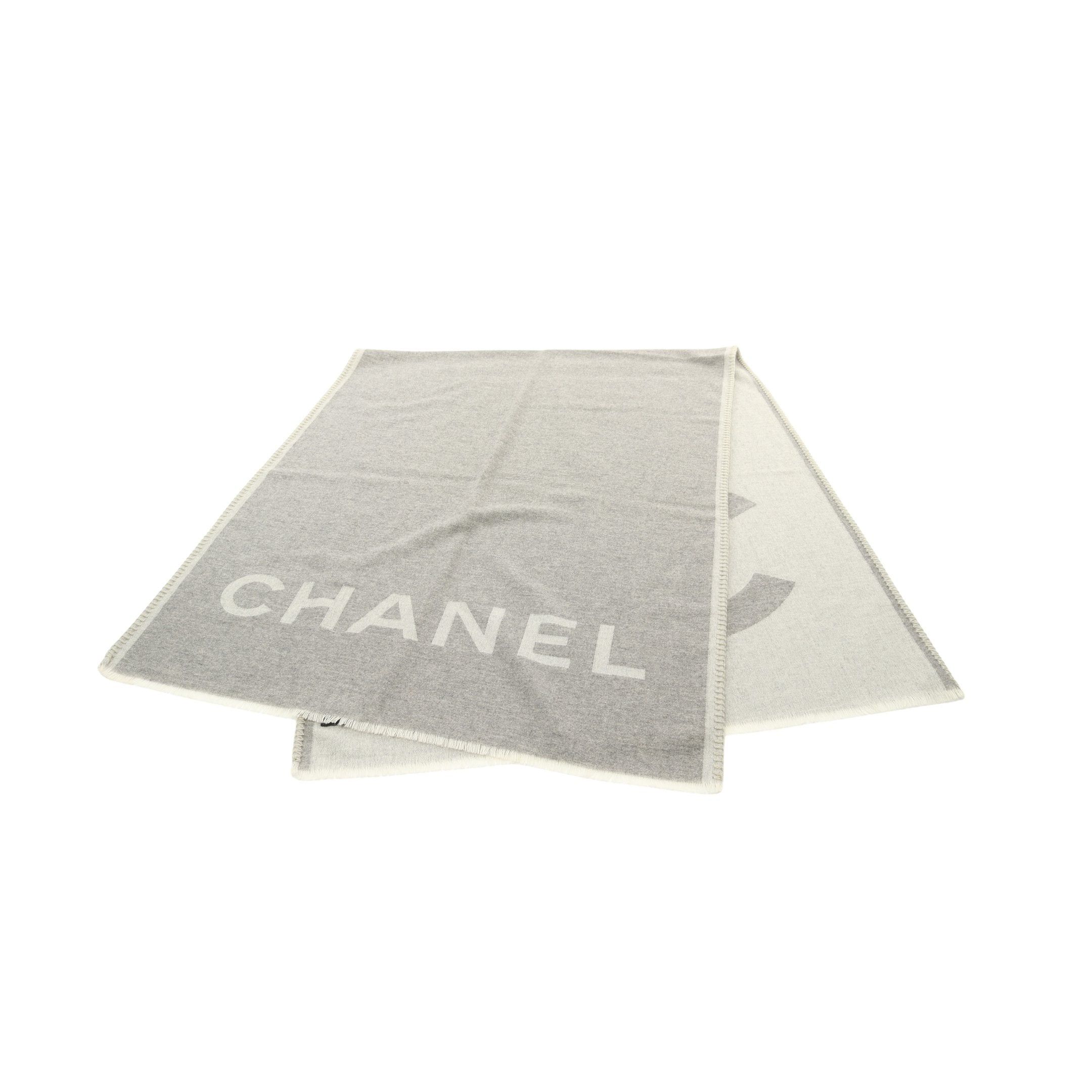 Chanel Chanel Coco Mark Stall Shawl Cashmere Gray Size ONE SIZE - 2 Thumbnail