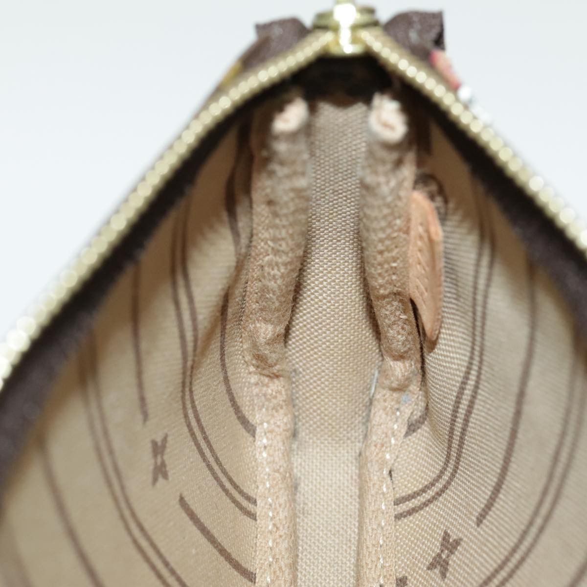 Louis Vuitton Louis Vuitton Pochette Accessoire clutch Size ONE SIZE - 21 Thumbnail