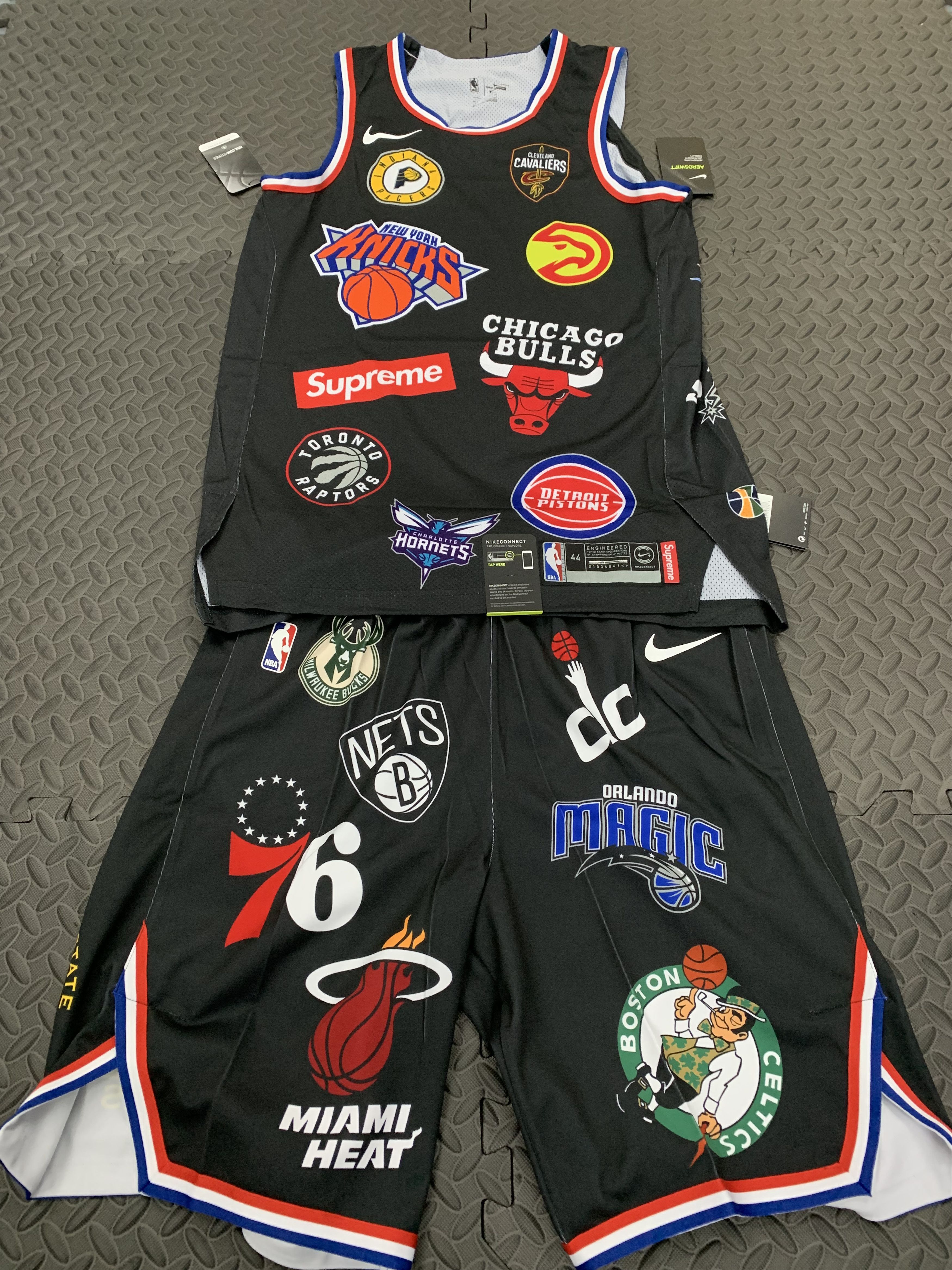 Buy Supreme x Nike x NBA Teams Authentic Shorts 'Black' - SS18SH4 BLACK, GOAT