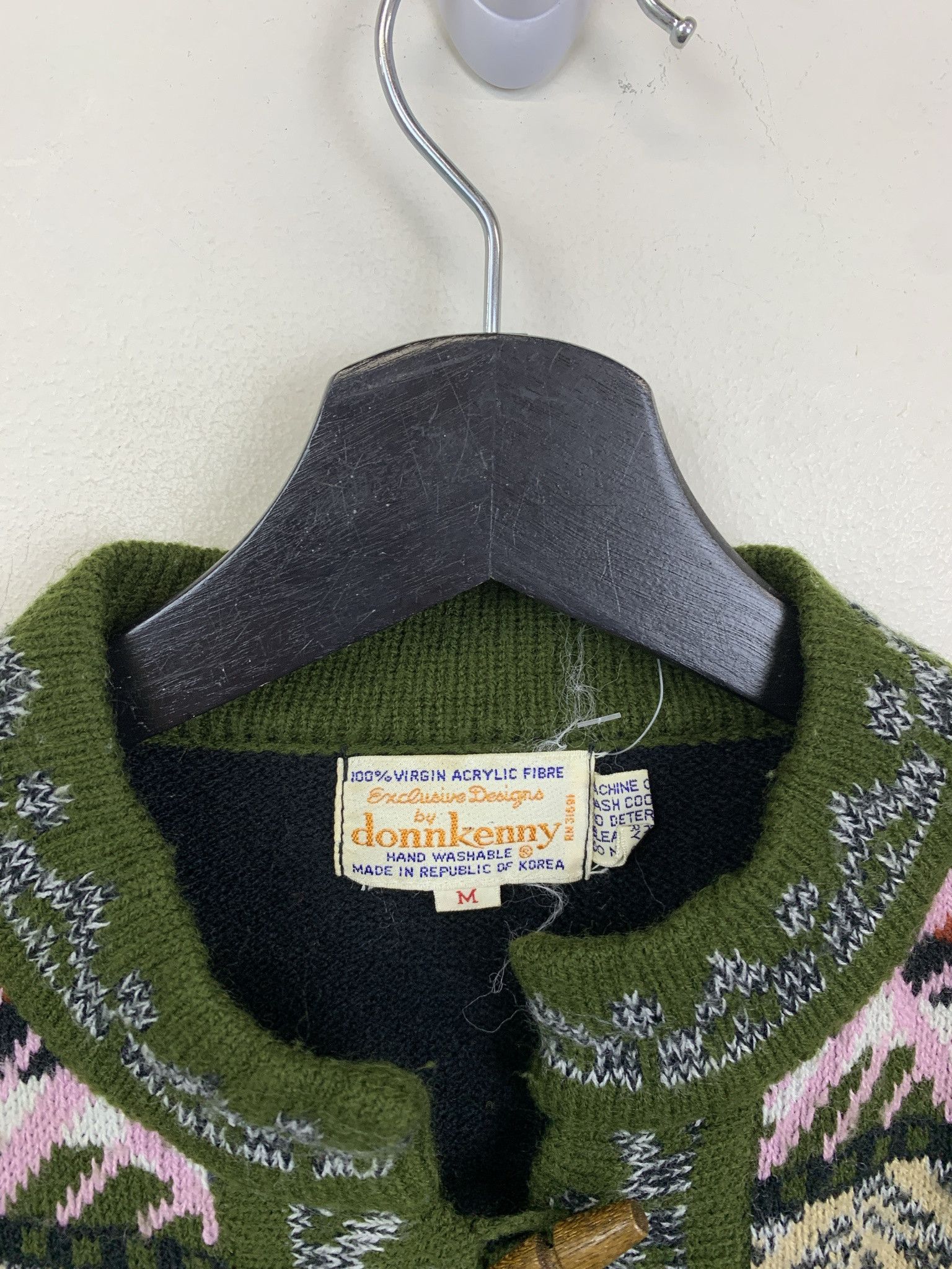 Vintage Vintage 1980s Donna Karen 100% Acrylic Knti Cardigan Size S Size US S / EU 44-46 / 1 - 2 Thumbnail