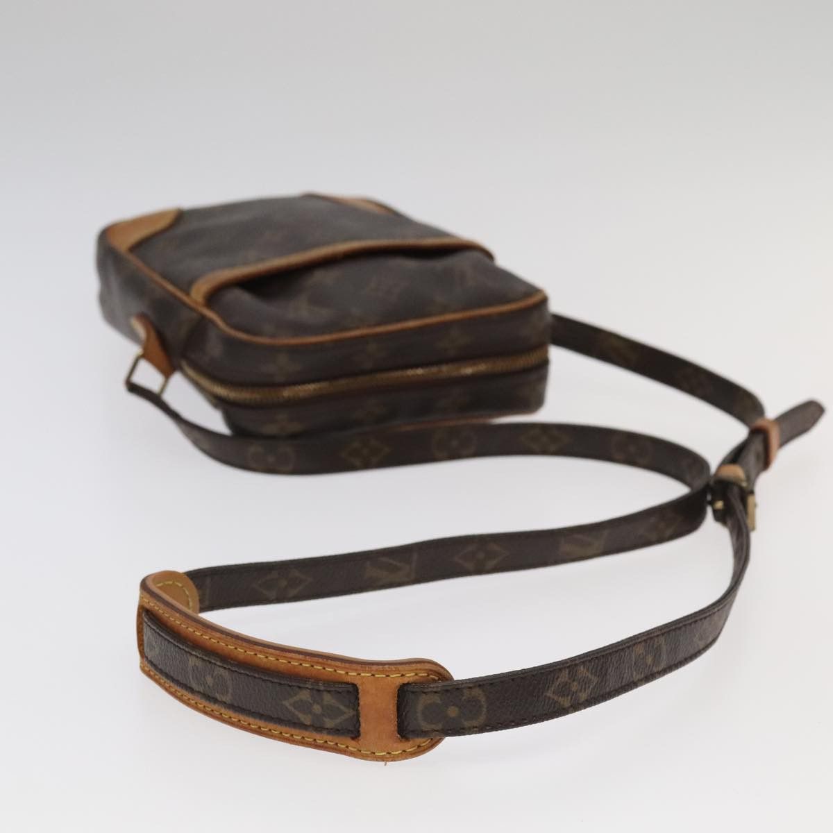 Louis Vuitton Danube Brown Canvas Shoulder Bag (Pre-Owned) Size ONE SIZE - 7 Thumbnail