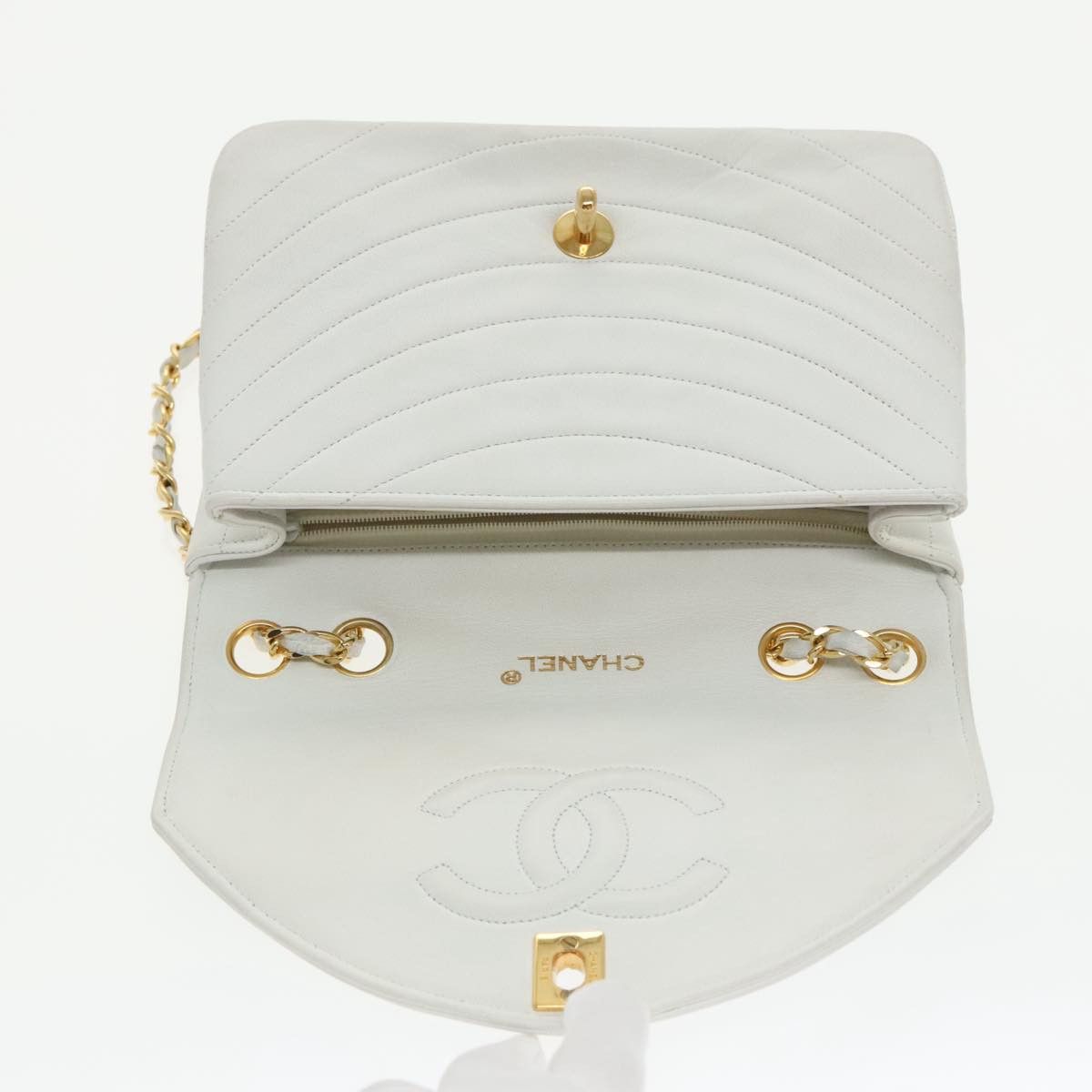 Chanel Demi Lune White Leather Shoulder Bag (Pre-Owned) Size ONE SIZE - 15 Thumbnail