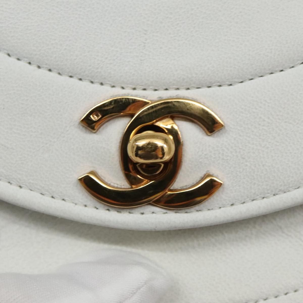 Chanel Demi Lune White Leather Shoulder Bag (Pre-Owned) Size ONE SIZE - 13 Thumbnail