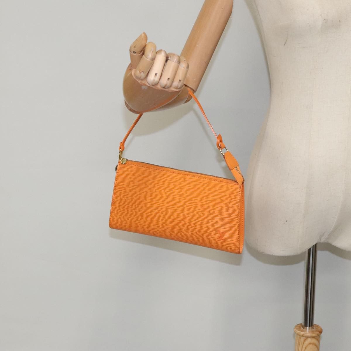 Louis Vuitton Pochette Accessoire Orange Leather Clutch Bag (Pre-Owned) Size ONE SIZE - 14 Thumbnail