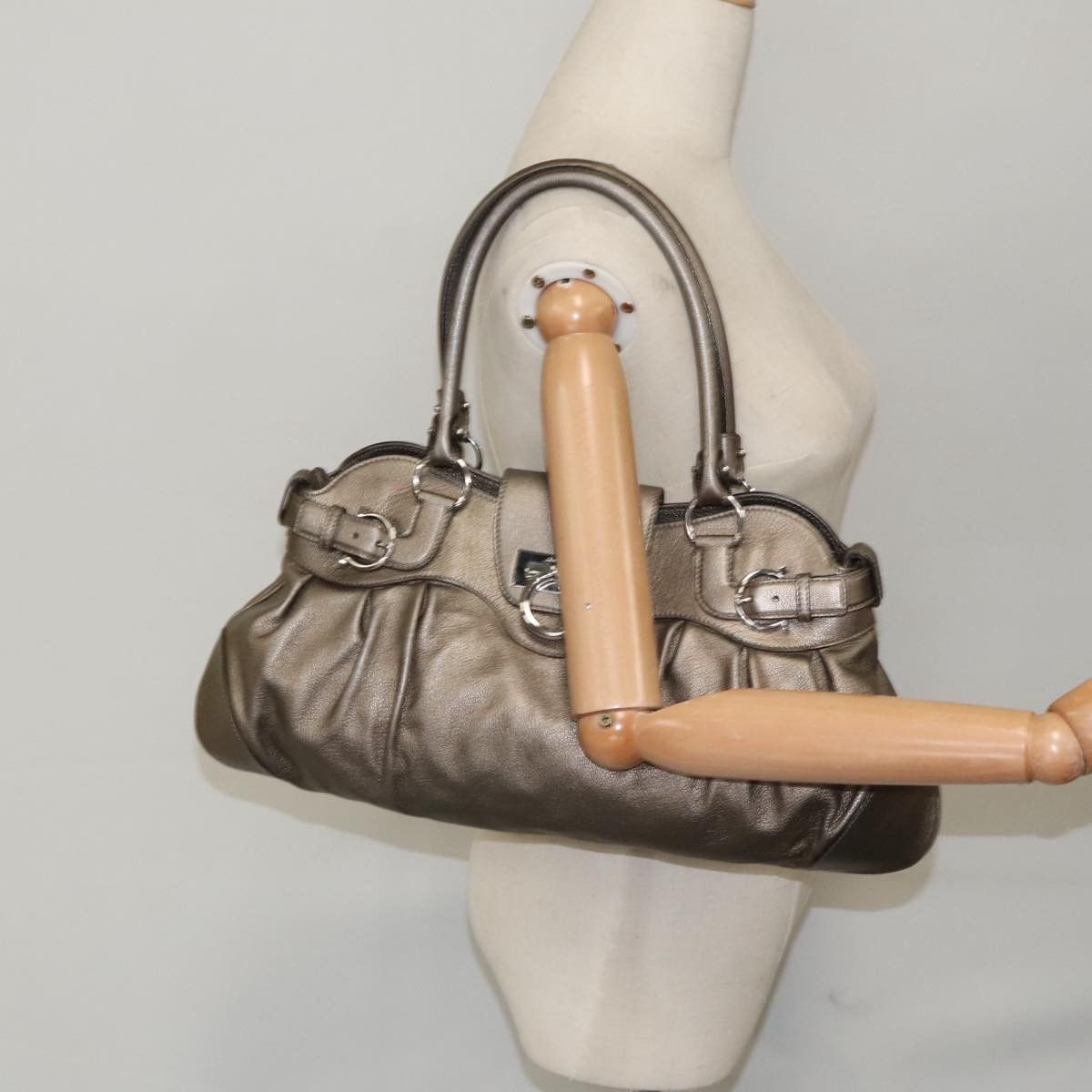 Salvatore Ferragamo Gancini Silver Leather Shopper Bag (Pre-Owned) Size ONE SIZE - 13 Thumbnail