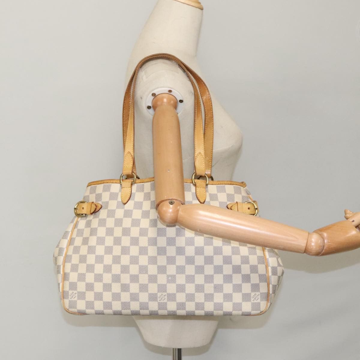 Louis Vuitton Batignolles Horizontal White Canvas Tote Bag (Pre-Owned) Size ONE SIZE - 16 Thumbnail