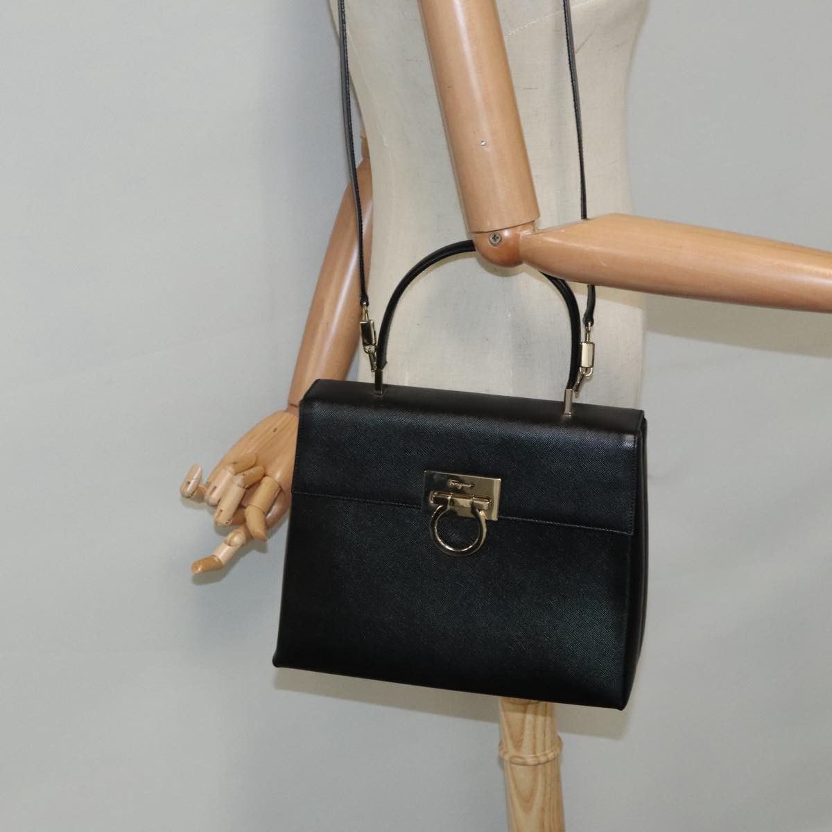 Salvatore Ferragamo Gancini Black Leather Handbag (Pre-Owned) Size ONE SIZE - 13 Thumbnail