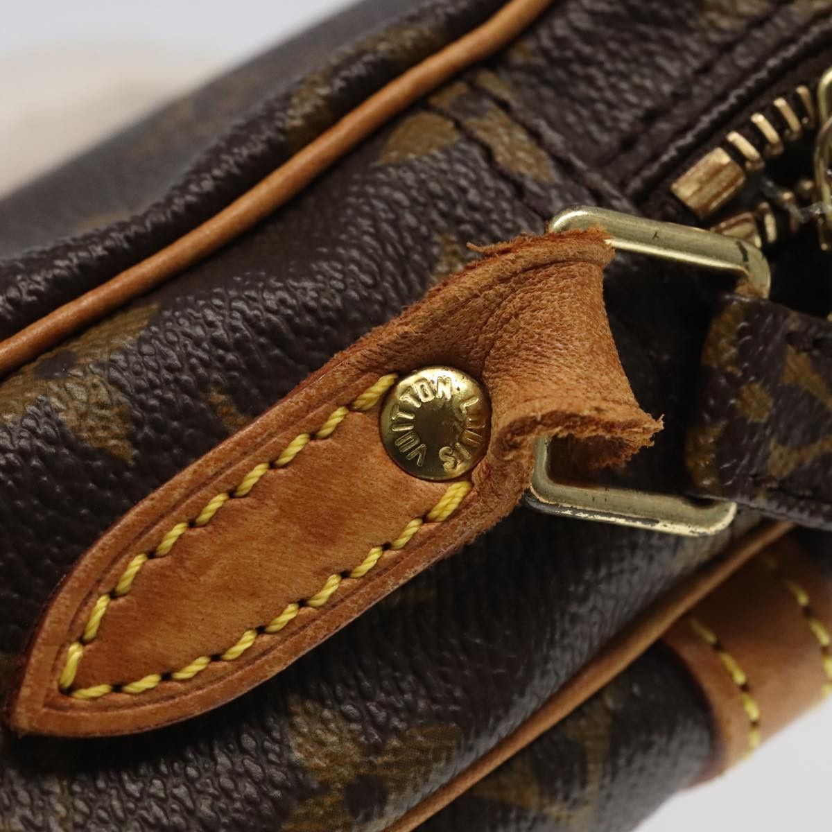 Louis Vuitton Danube Brown Canvas Shoulder Bag (Pre-Owned) Size ONE SIZE - 20 Thumbnail