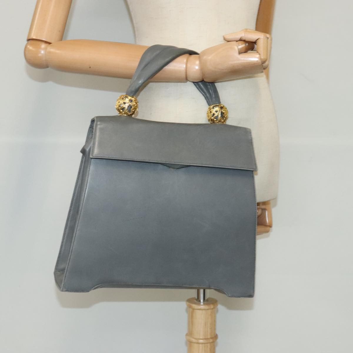 Salvatore Ferragamo Grey Leather Handbag (Pre-Owned) Size ONE SIZE - 13 Thumbnail