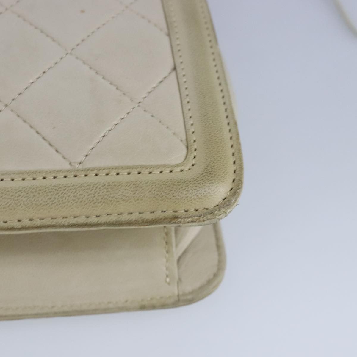 Chanel Beige Leather Shoulder Bag (Pre-Owned) Size ONE SIZE - 7 Thumbnail