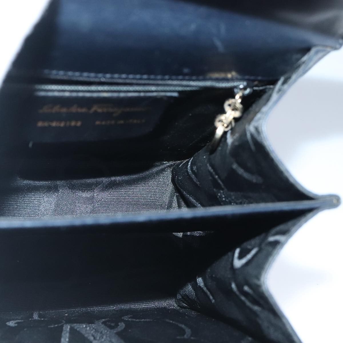 Salvatore Ferragamo Gancini Navy Leather Handbag (Pre-Owned) Size ONE SIZE - 18 Thumbnail
