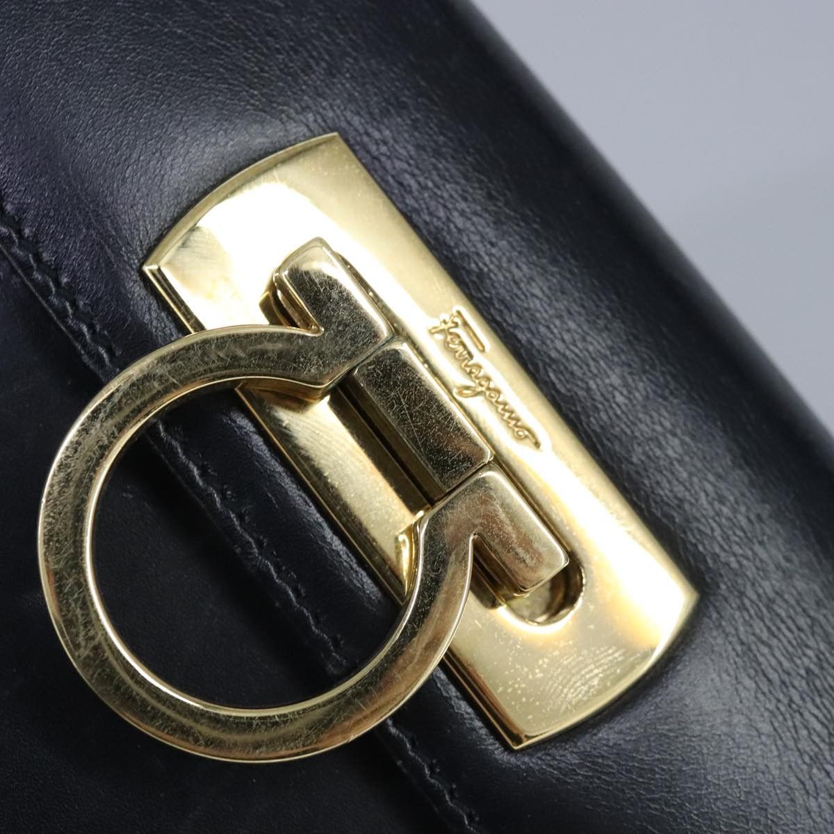 Salvatore Ferragamo Gancini Navy Leather Handbag (Pre-Owned) Size ONE SIZE - 14 Thumbnail