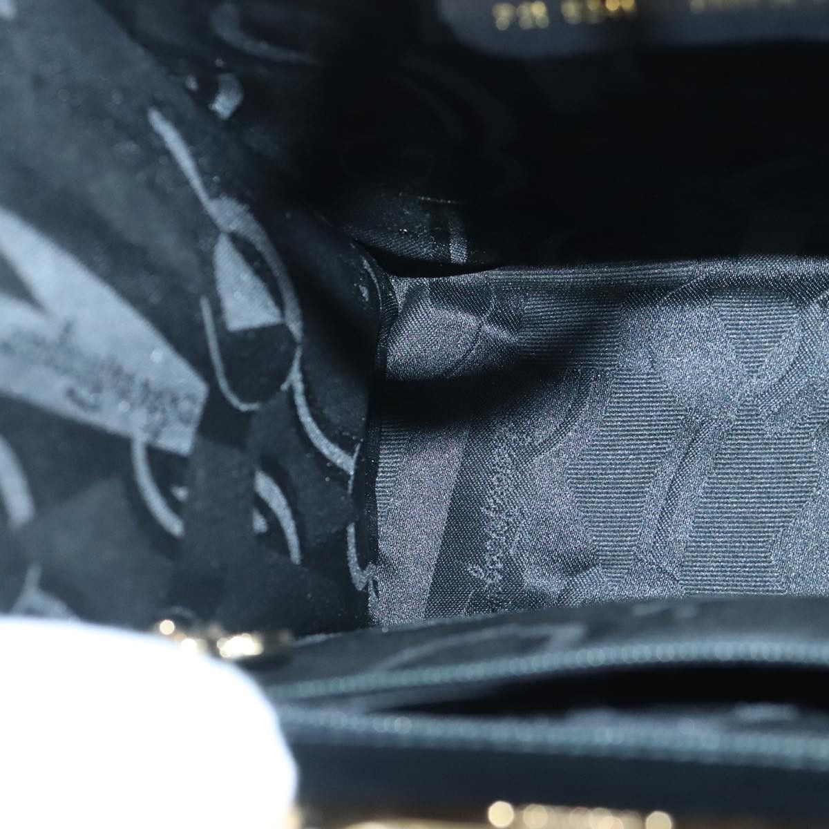 Salvatore Ferragamo Gancini Black Leather Handbag (Pre-Owned) Size ONE SIZE - 18 Thumbnail