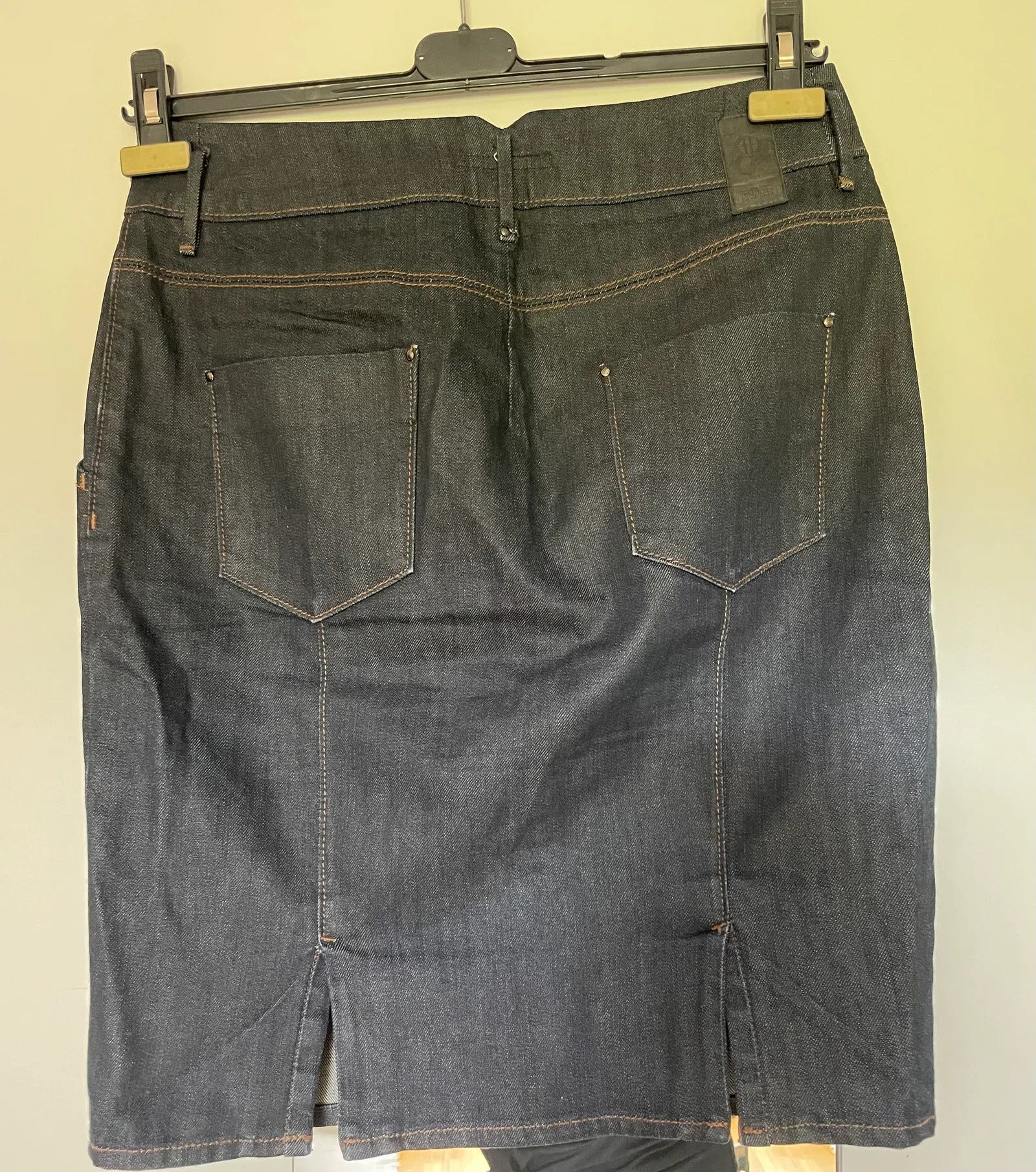 Hugo Boss Hugo Boss Skirt Size 27" / US 4 / IT 40 - 3 Thumbnail