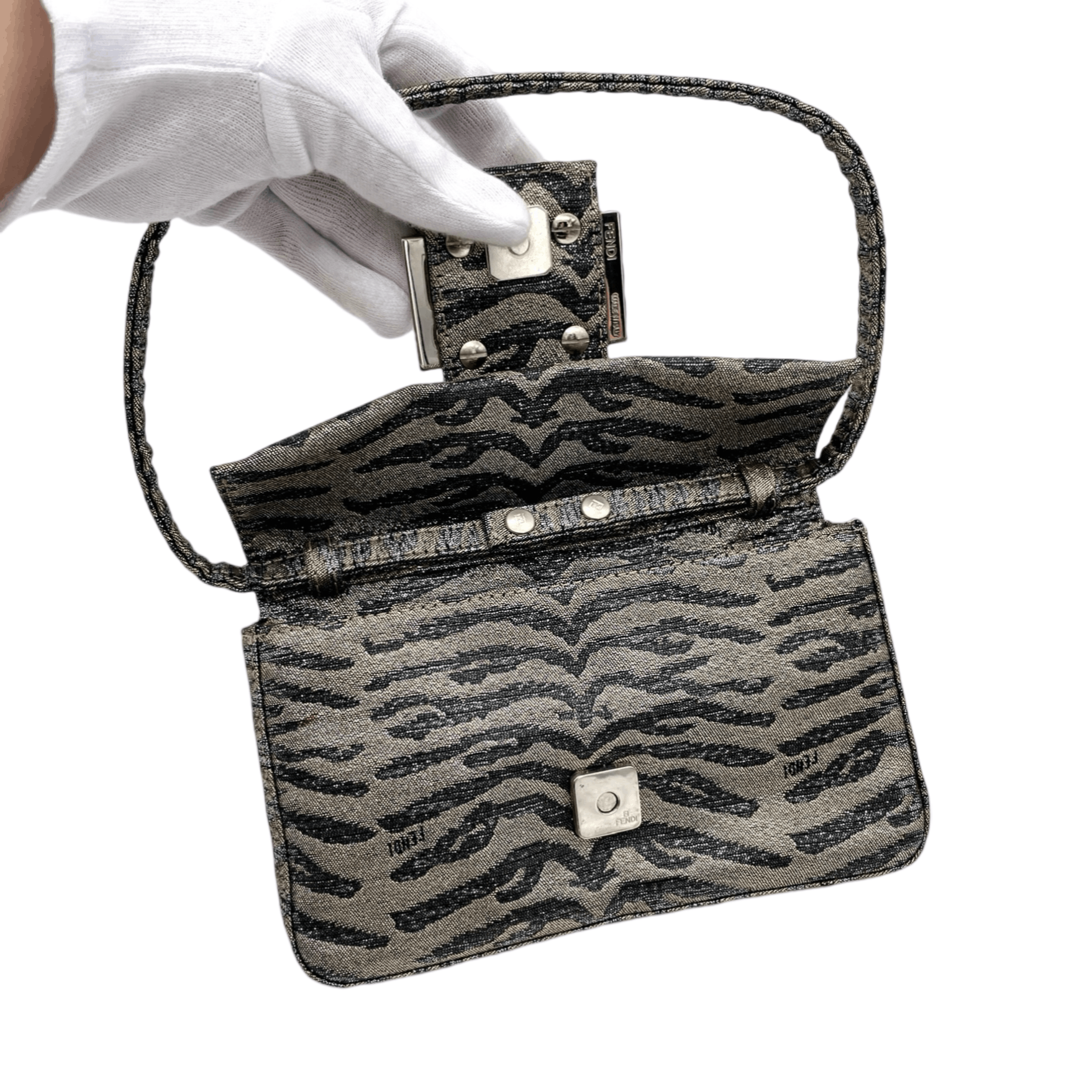 Fendi Fendi Tiger Micro Mamma Bucket Shoulder Bag Gray Size ONE SIZE - 10 Thumbnail