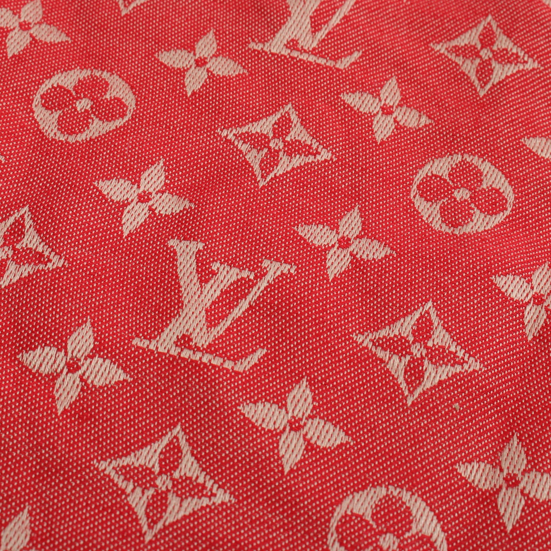 Louis Vuitton Louis Vuitton Shawl Monogram Stall Silk Wool Red Size ONE SIZE - 5 Thumbnail