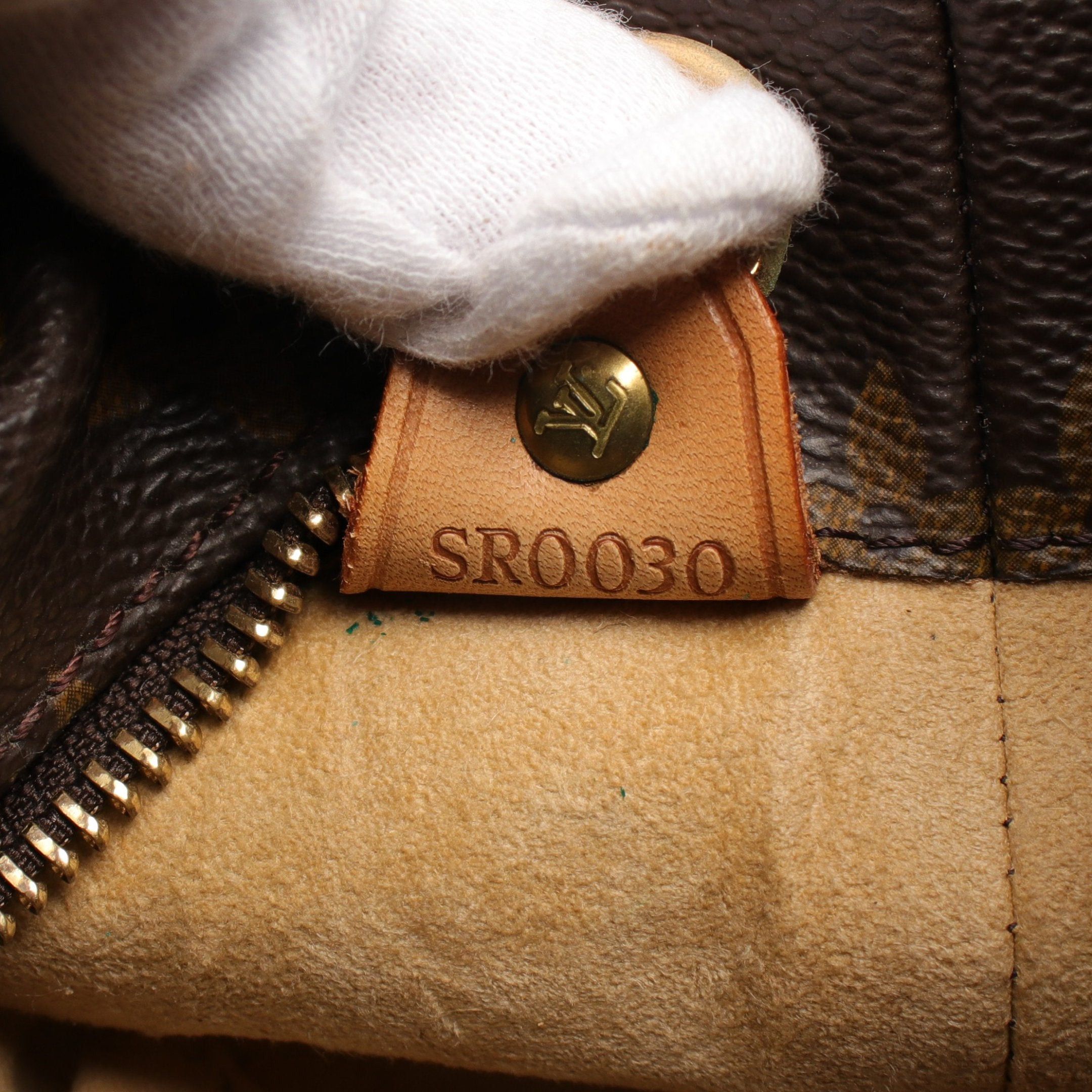 Louis Vuitton Louis Vuitton Luco Monogram Shoulder Bag Tote Leather Brown Size ONE SIZE - 5 Thumbnail