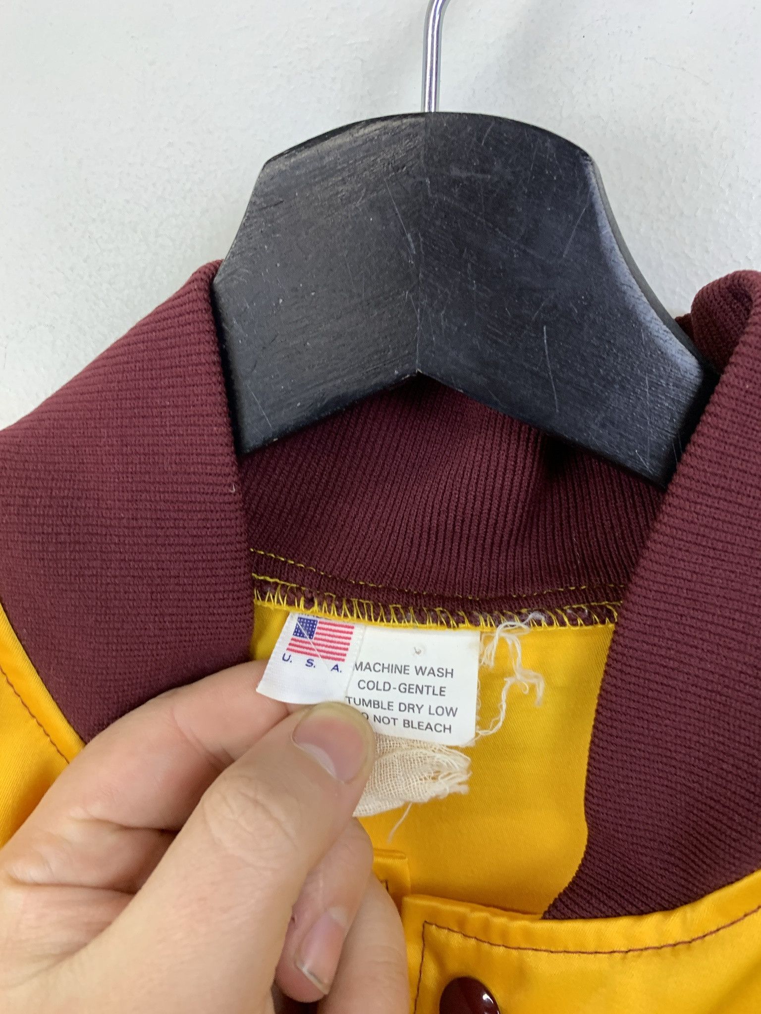 Other Vintage 1980s Drum and Bugle Gold Maroon Satin Snap Jacket Jim Size M Size US M / EU 48-50 / 2 - 2 Thumbnail