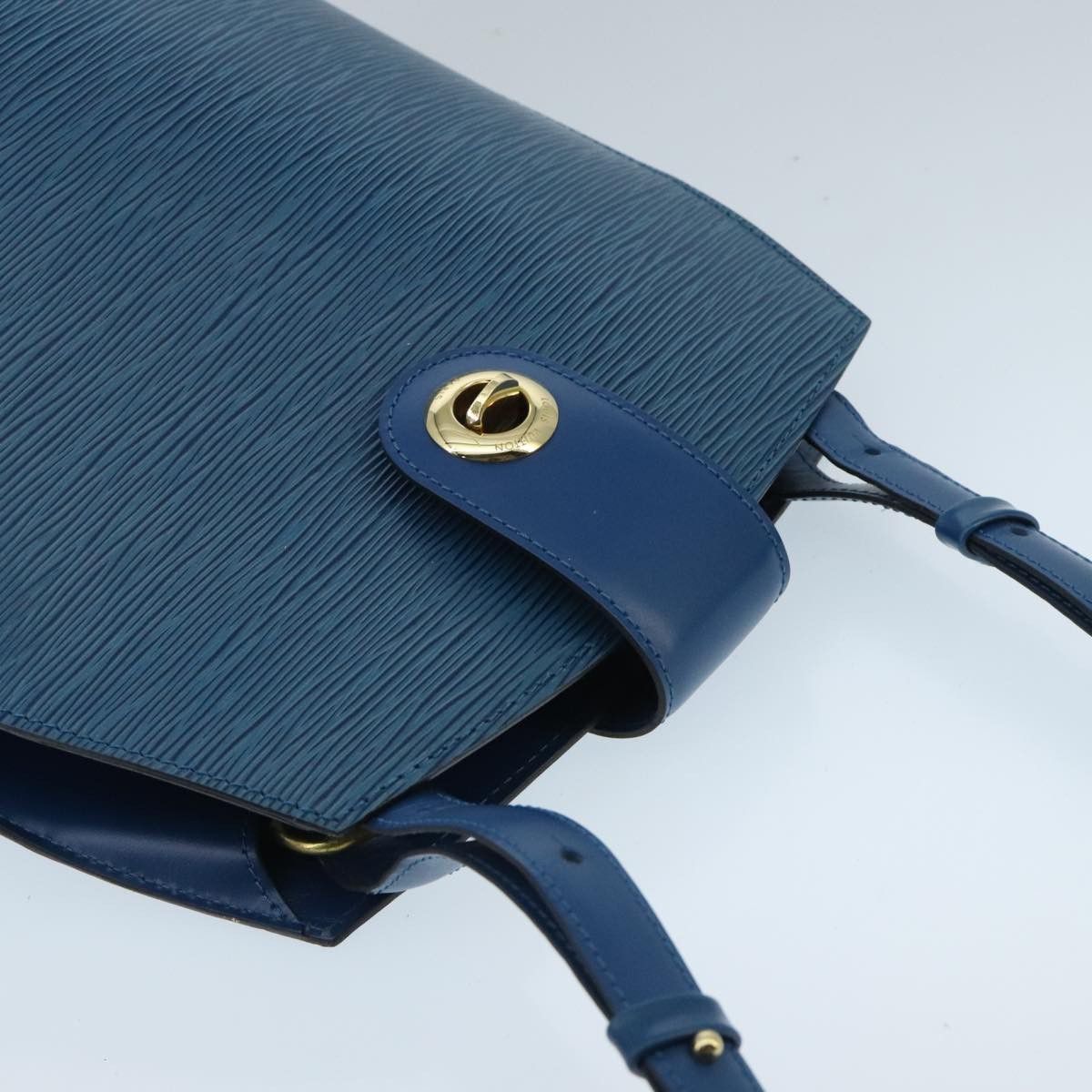Louis Vuitton Cluny Blue Leather Shoulder Bag (Pre-Owned) Size ONE SIZE - 7 Thumbnail