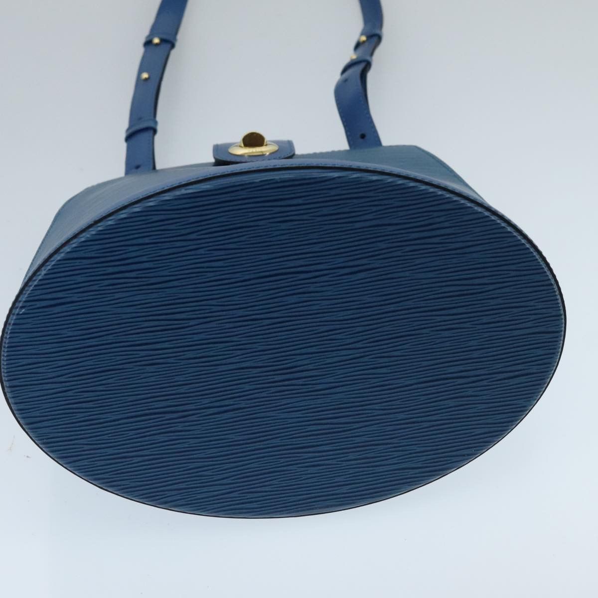 Louis Vuitton Cluny Blue Leather Shoulder Bag (Pre-Owned) Size ONE SIZE - 10 Thumbnail