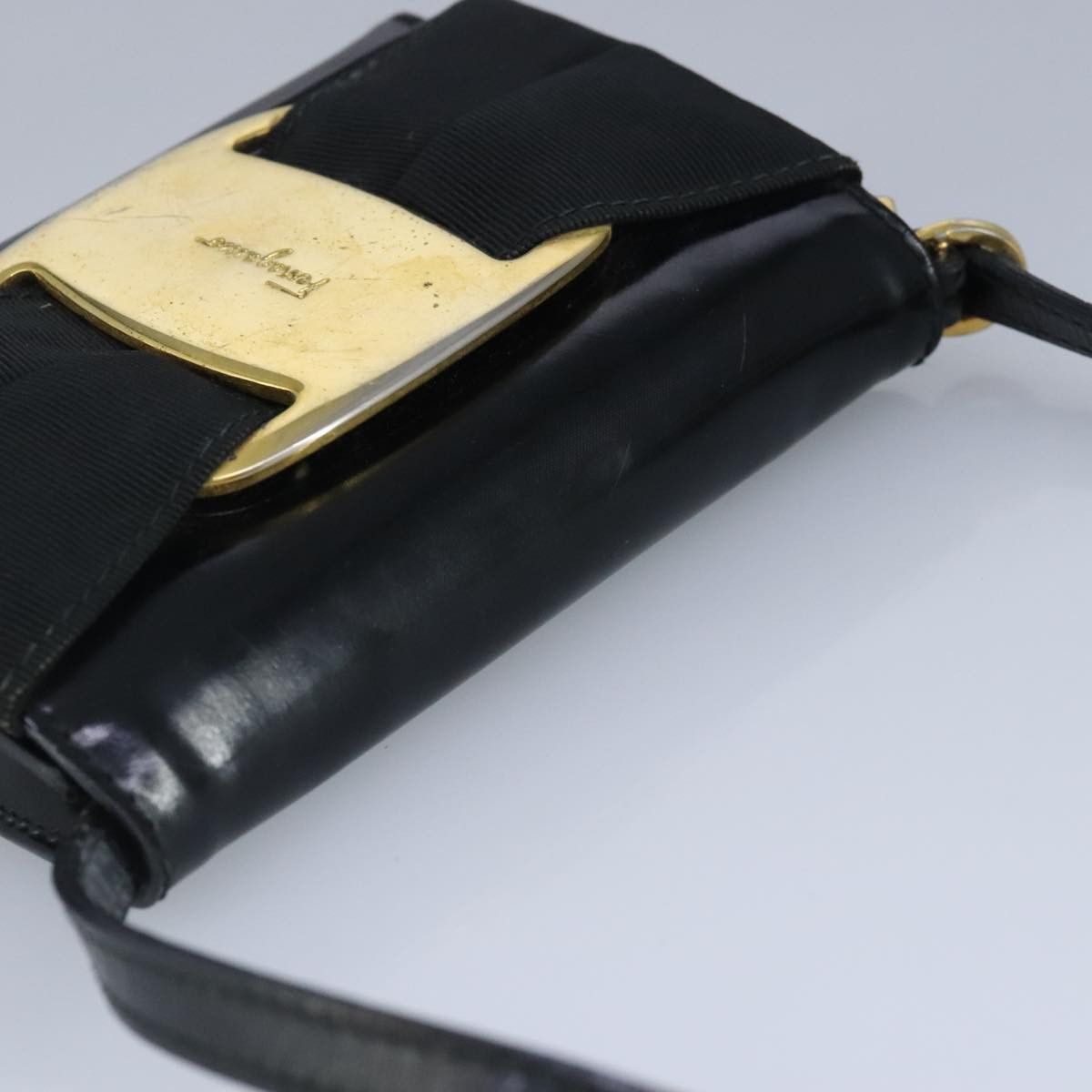 Salvatore Ferragamo Vara Black Patent Leather Shoulder Bag (Pre-Owned) Size ONE SIZE - 6 Thumbnail