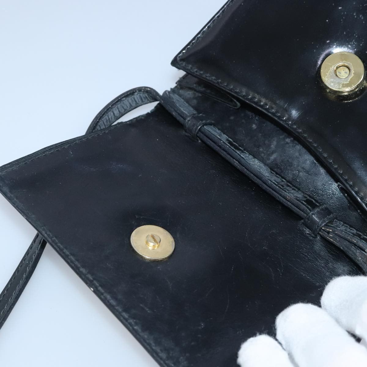 Salvatore Ferragamo Vara Black Patent Leather Shoulder Bag (Pre-Owned) Size ONE SIZE - 15 Thumbnail