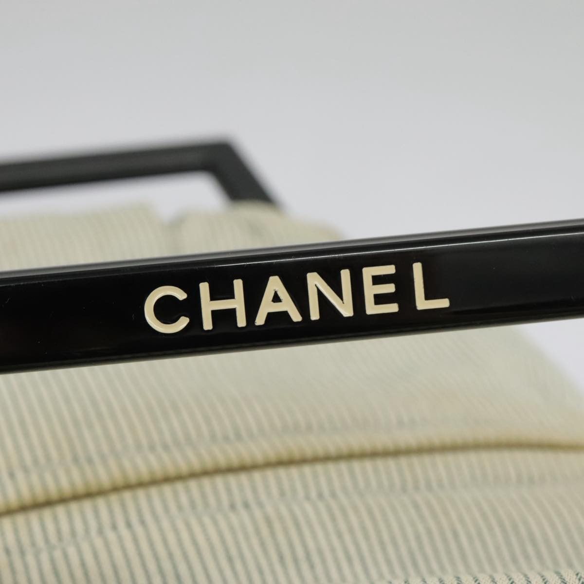 Chanel Beige Canvas Handbag (Pre-Owned) Size ONE SIZE - 16 Thumbnail