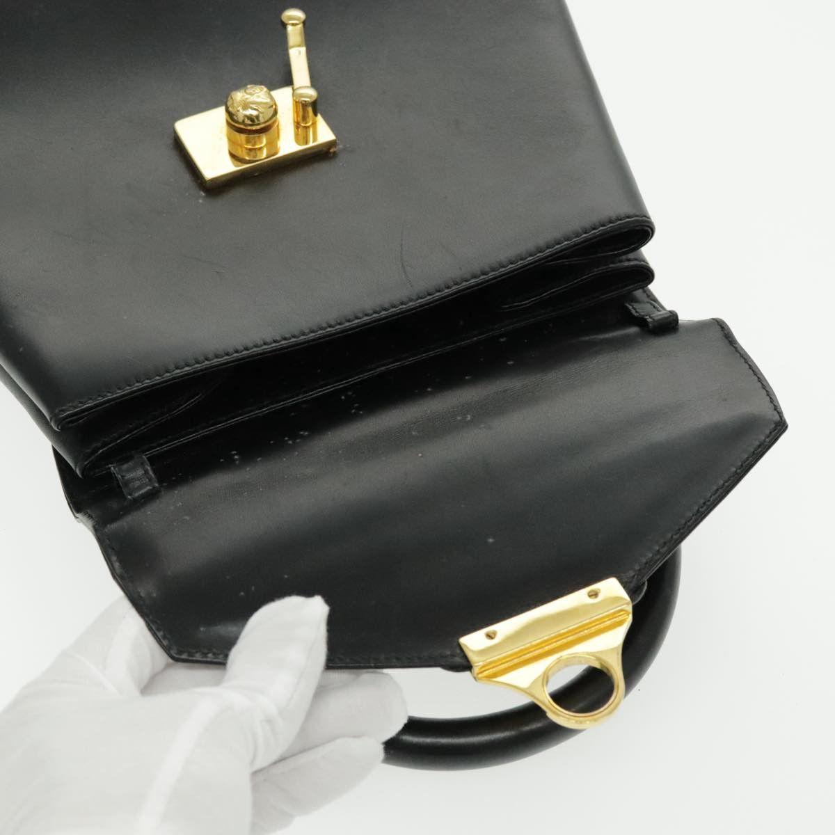 Salvatore Ferragamo Black Leather Handbag (Pre-Owned) Size ONE SIZE - 18 Thumbnail