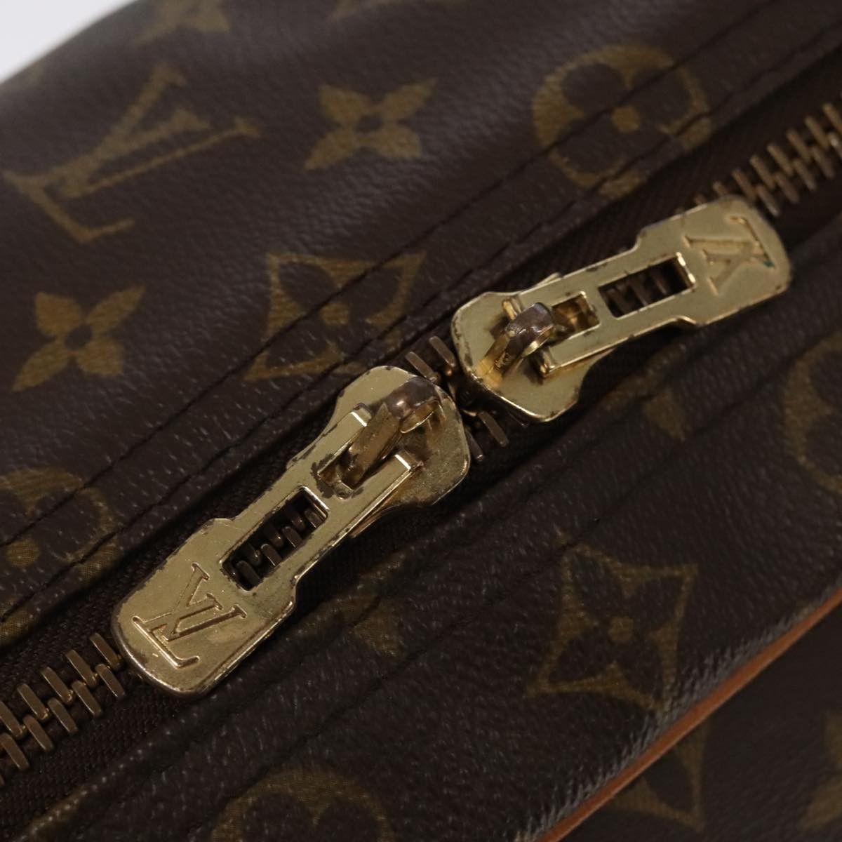 Louis Vuitton Sirius Brown Canvas Travel Bag (Pre-Owned) Size ONE SIZE - 16 Thumbnail