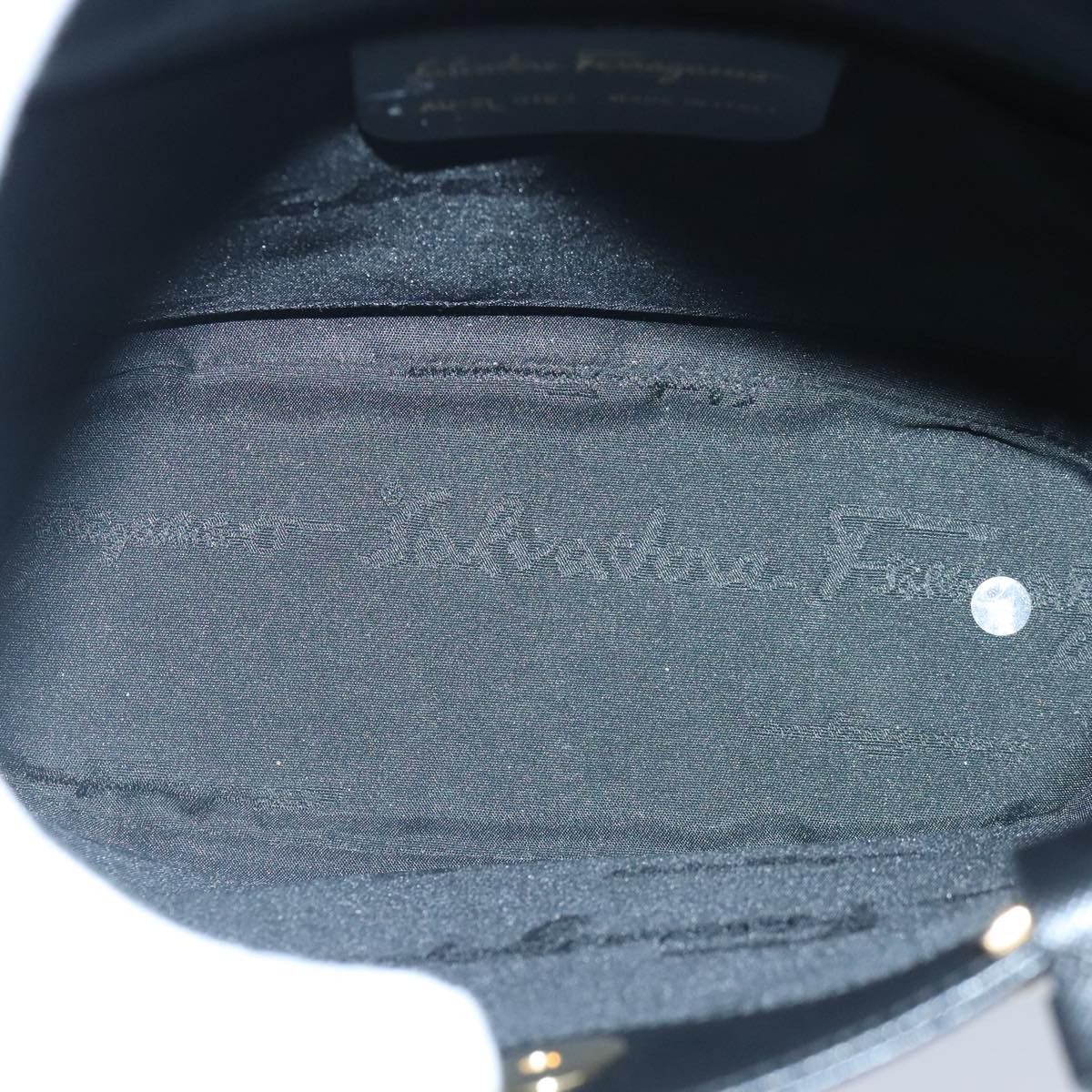 Salvatore Ferragamo Gancini Black Leather Handbag (Pre-Owned) Size ONE SIZE - 15 Thumbnail