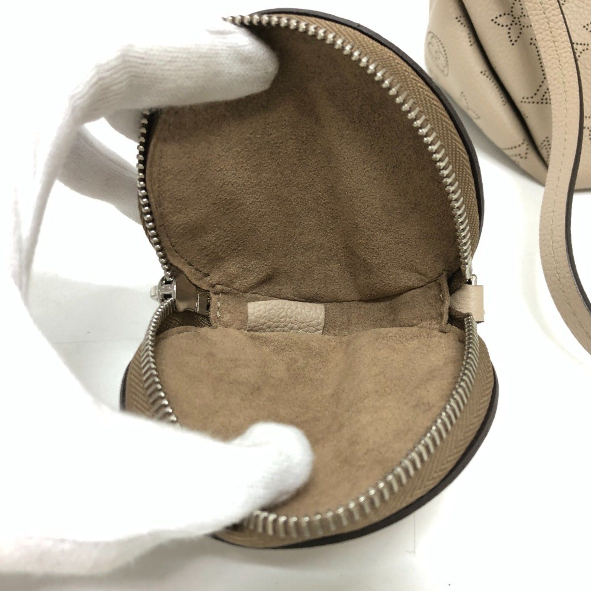 Louis Vuitton Louis Vuitton Bella shoulder Size ONE SIZE - 15 Thumbnail