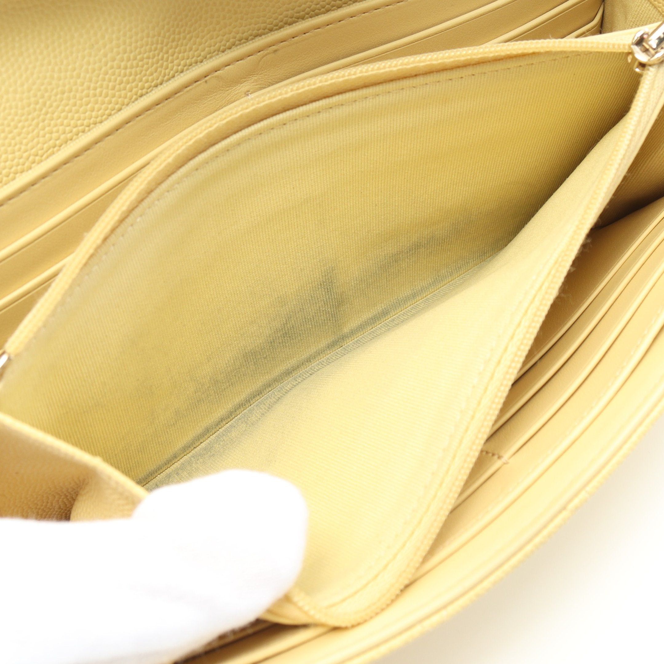 Chanel Chanel Matelasse Bi-Fold Long Wallet Caviar Skin Yellow Gold Hardware Size ONE SIZE - 6 Thumbnail