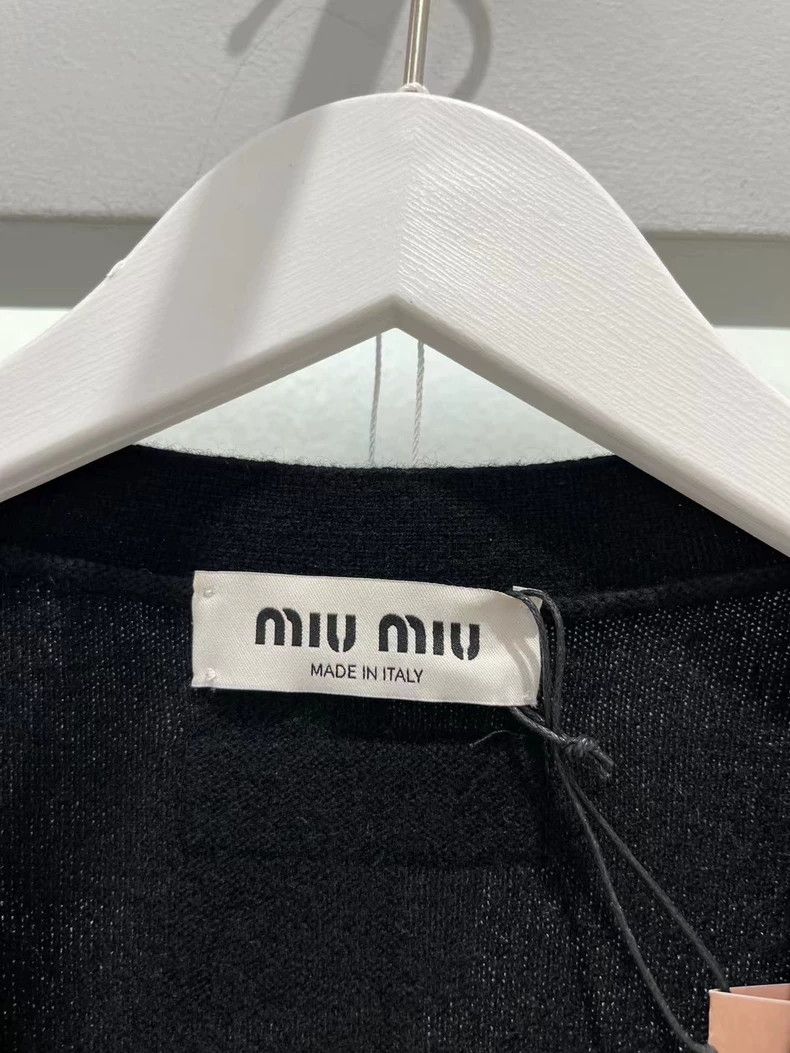 Miu Miu Miu black and gold cardigan Size US M / EU 48-50 / 2 - 5 Thumbnail