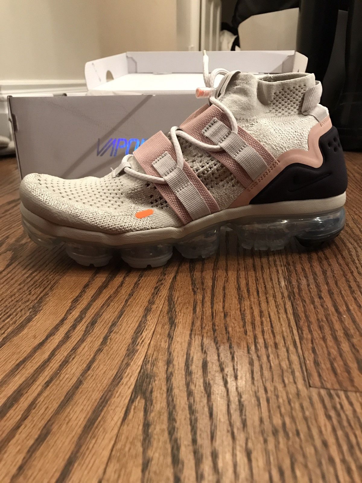 Nike Air Vapormax Fox Utility Sneaker